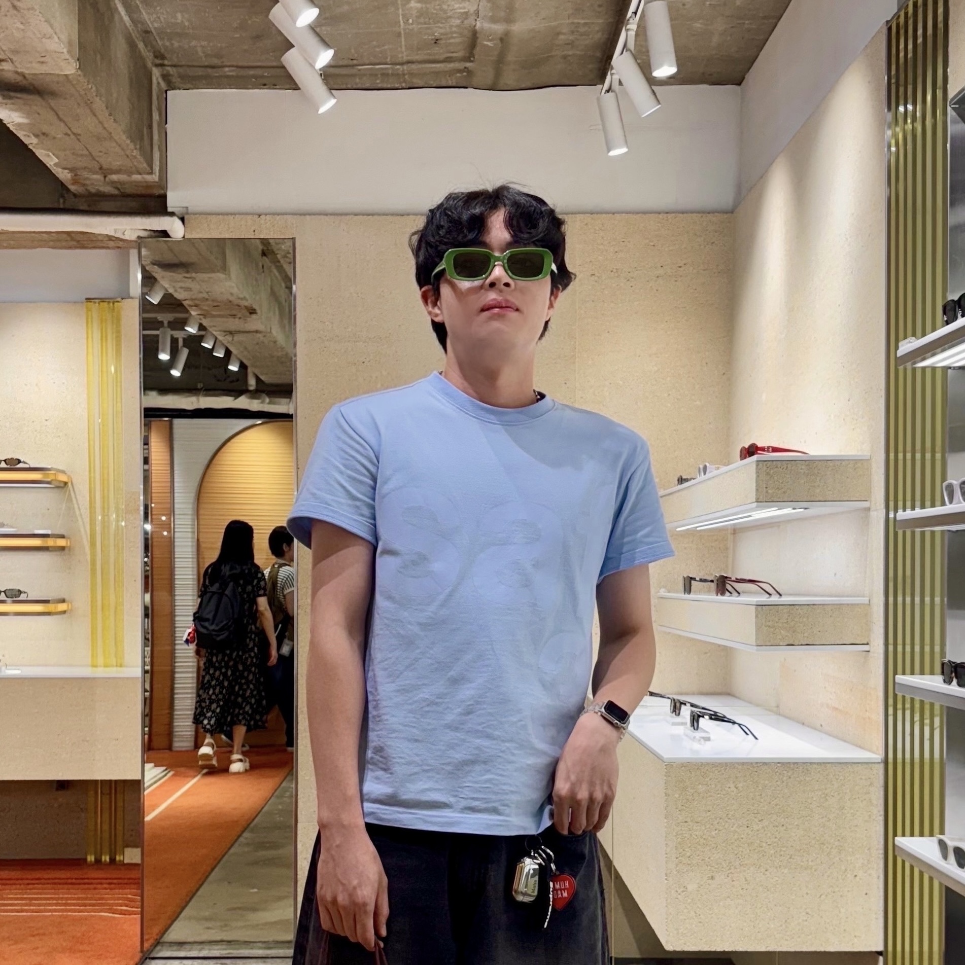 [예약 배송][KREAM 단독] Safarispot Basic Safari T-Shirt Sky, Casetify x Matin Kim iPhone Basic Logo AirPods AirPods Pro 1st/2nd Gen Case Silver 착용 스타일