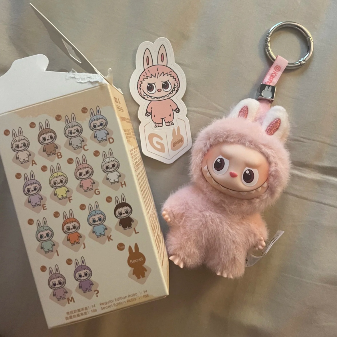Pop Mart Labubu The Monsters Pin For Love Series Vinyl Plush Pendant (A-M) G (Opened Case) 착용 스타일