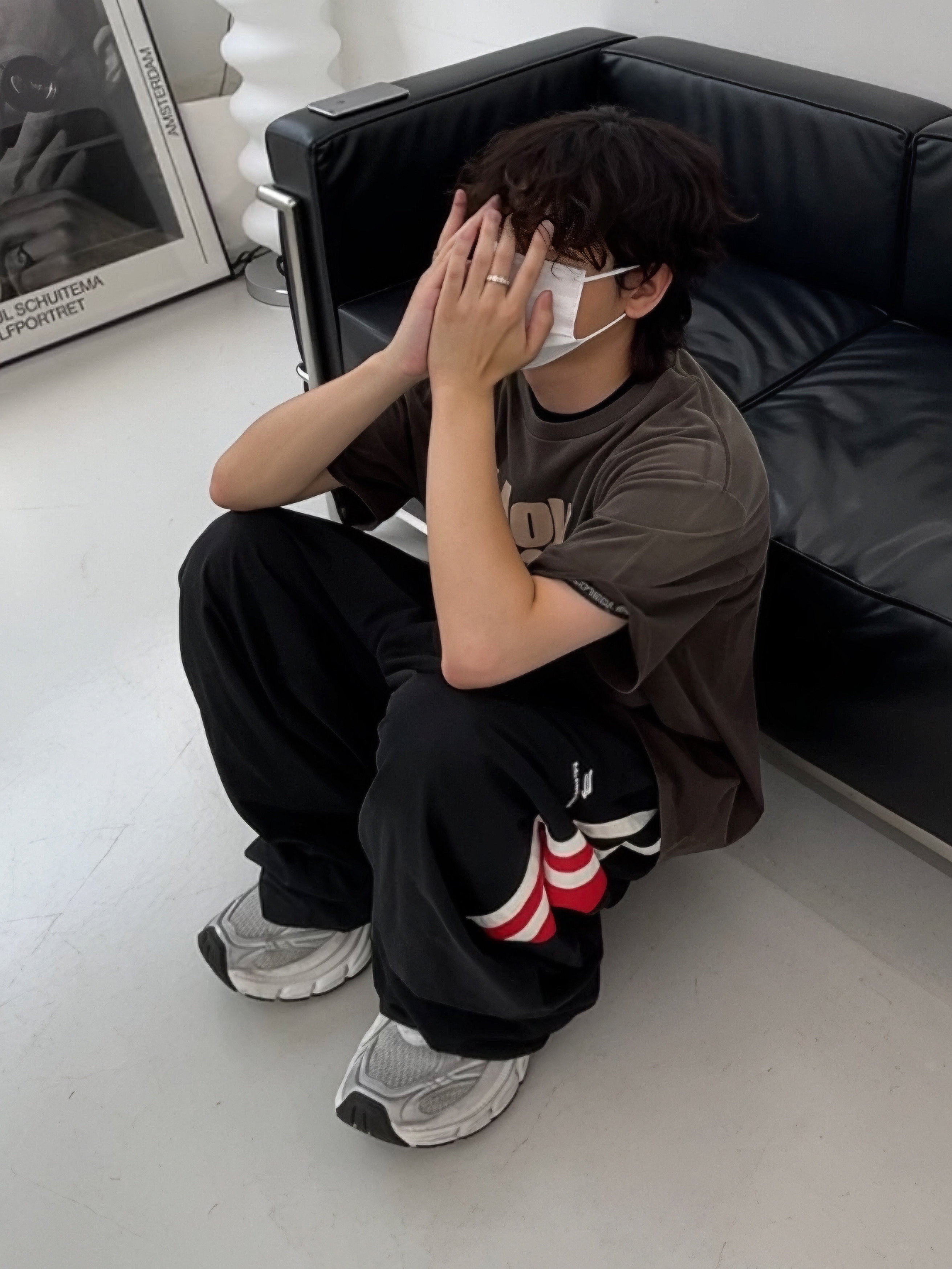 Project G/R Blow Me Washed T-Shirt Brown, Balenciaga Sporty B Track Pants Black 착용 스타일 - 1
