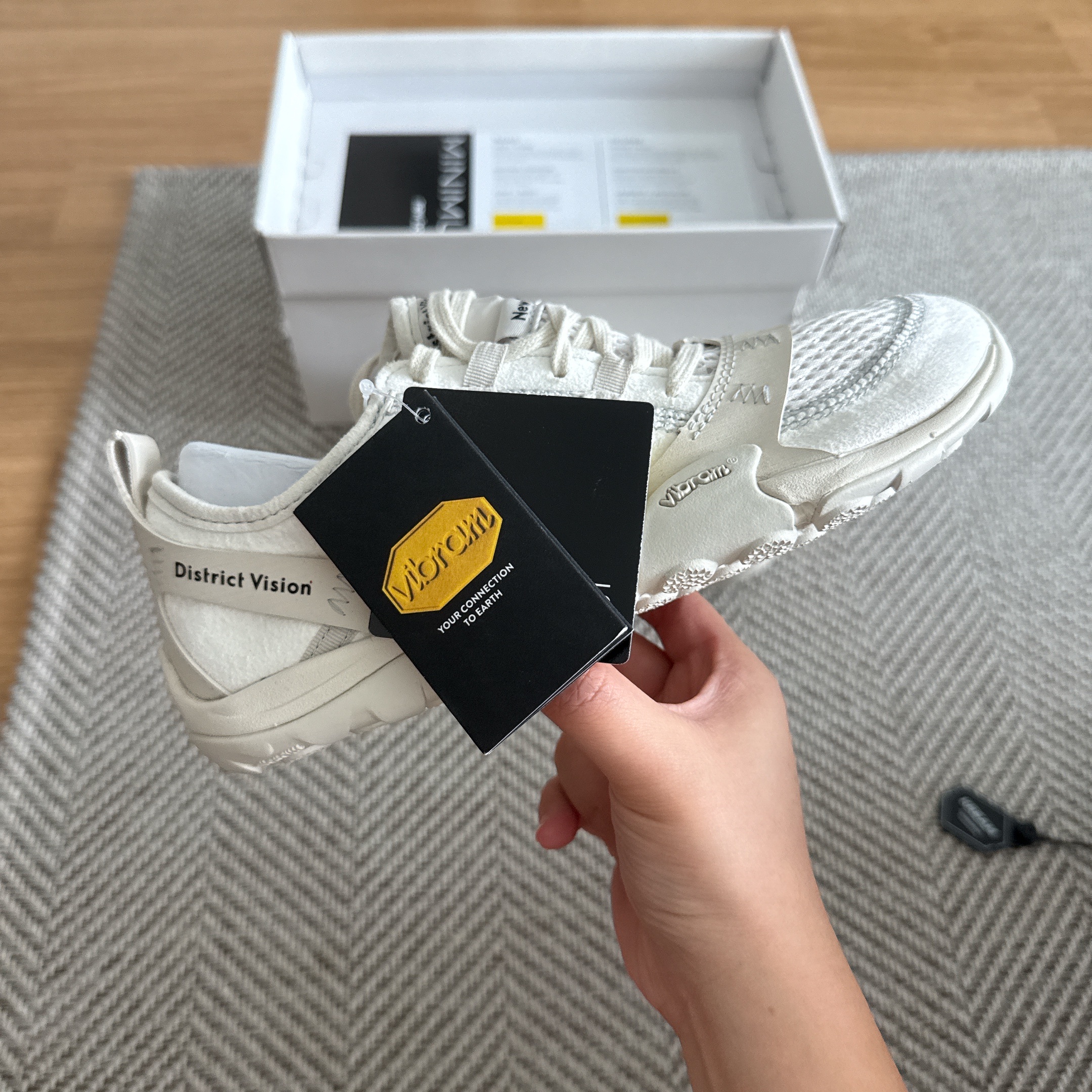 New Balance x District Vision MT10O Cloud Dancer 착용 스타일 - 5