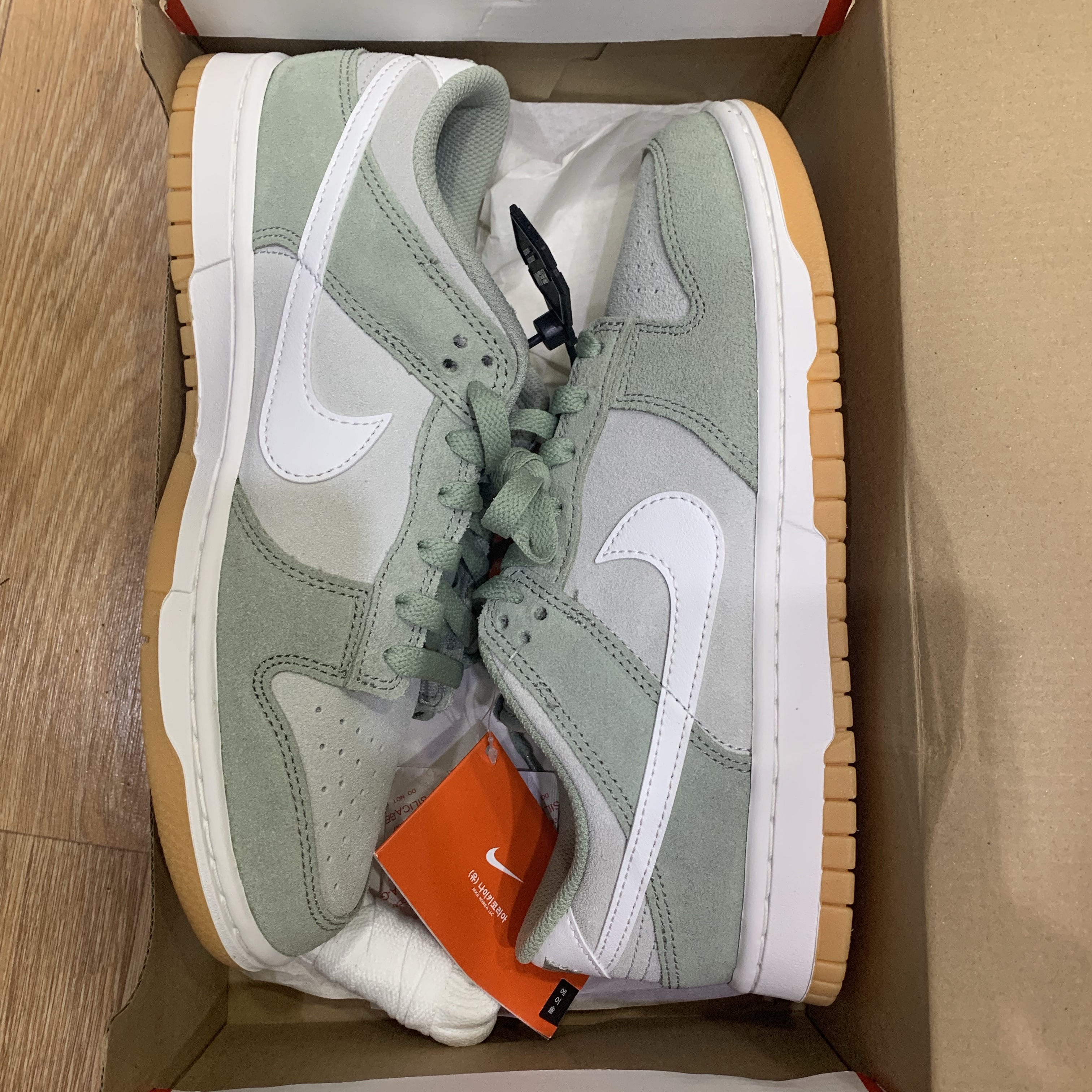 Nike Dunk Low Retro SE Jade Horizon Light Silver 착용 스타일
