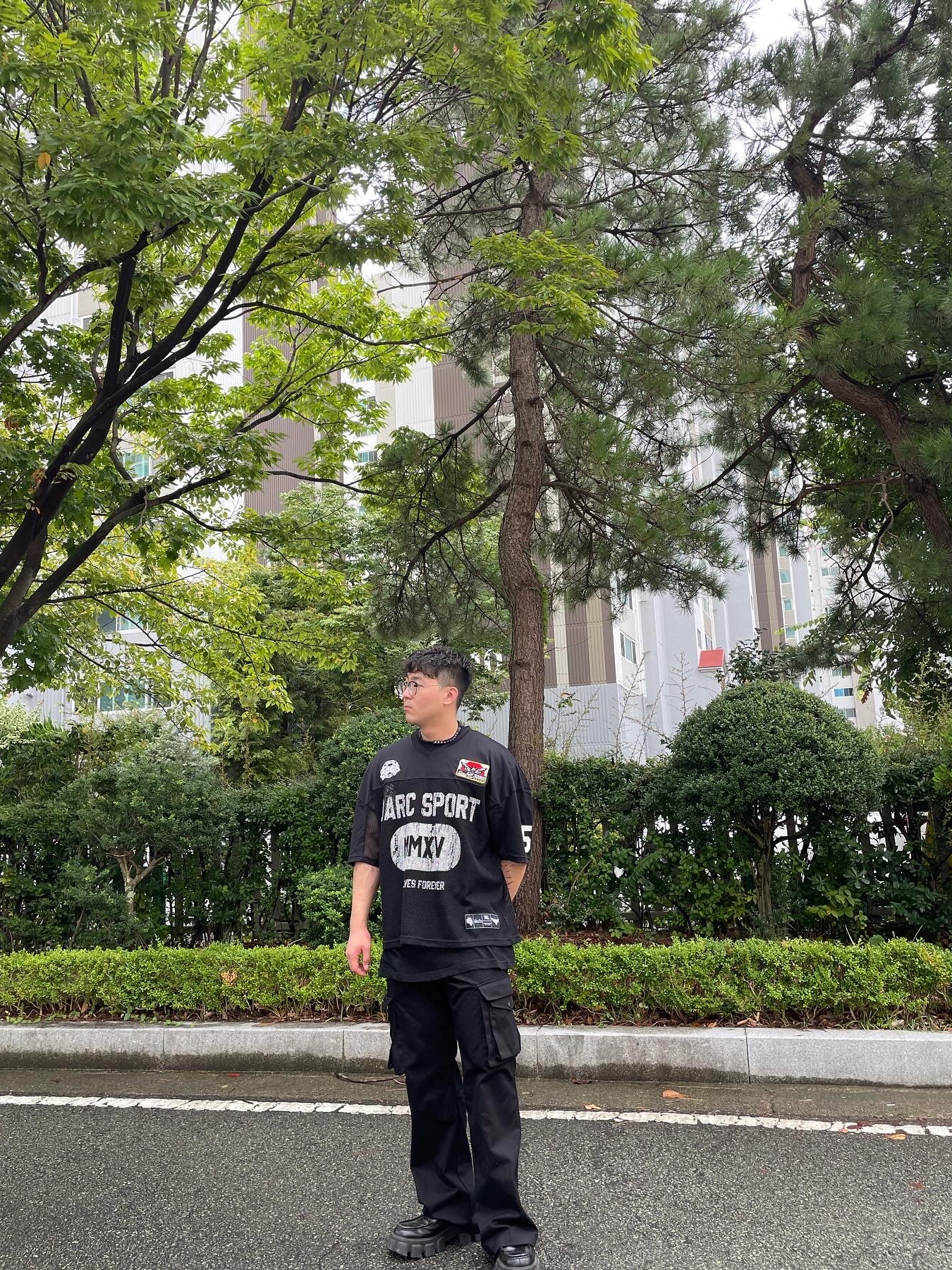 Prada Monolith Brushed Leather Loafers Black, Undermycar Chiva Vintage Coating Multi Cargo Pants Mulch - 23SS 착용 스타일 - 2
