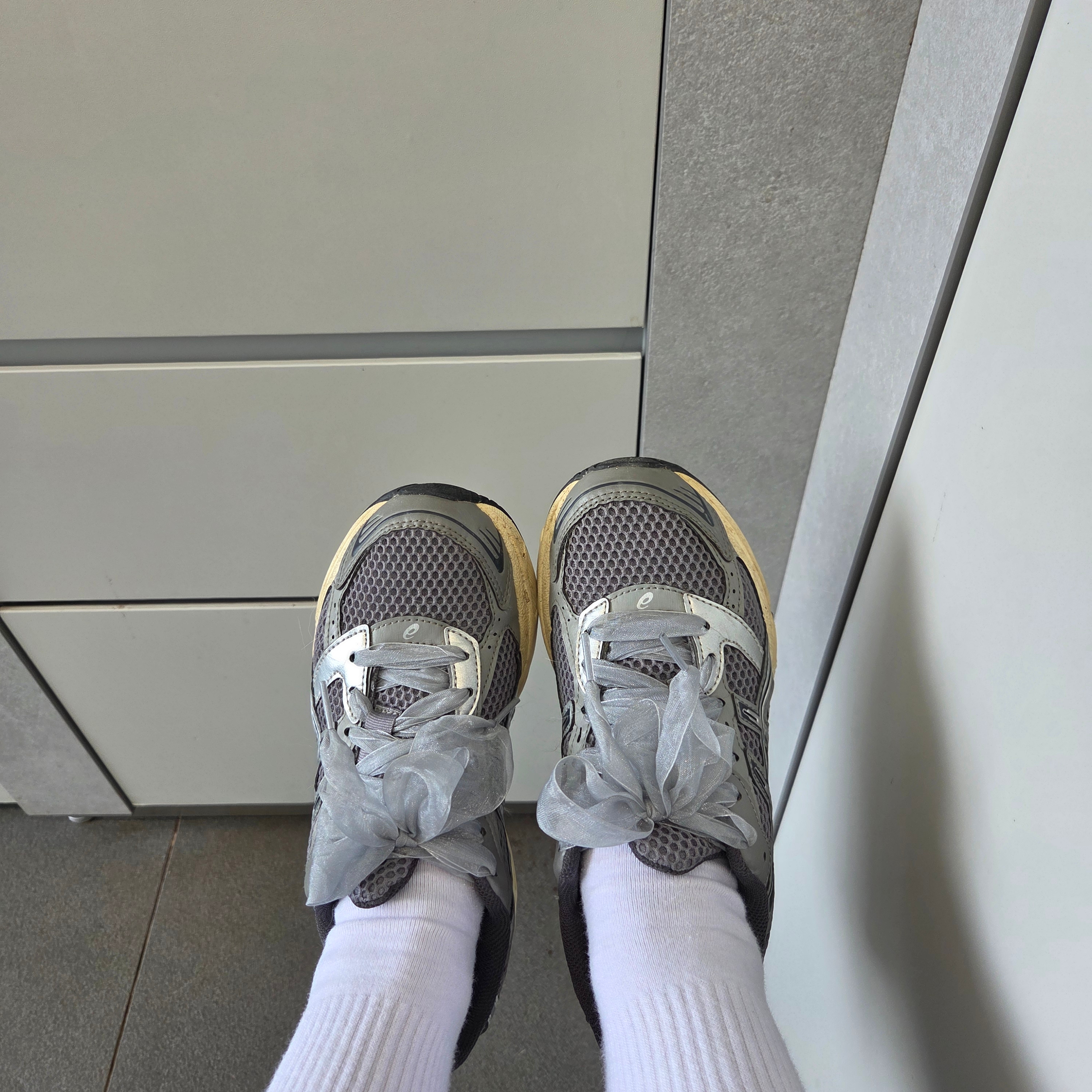 Asics Gel-1130  Clay Grey Pure Silver 착용 스타일