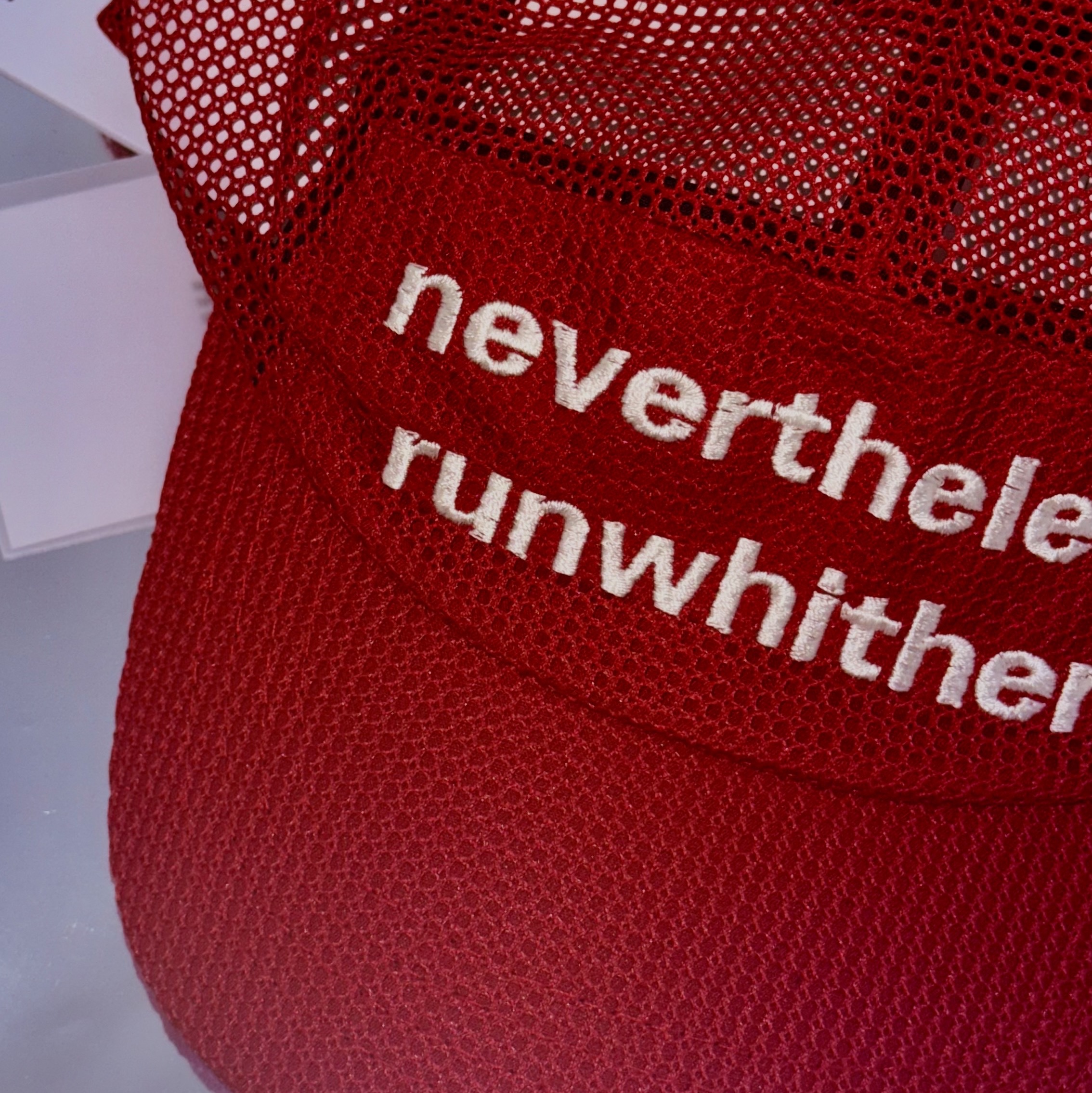 [KREAM 단독] runwhither Mesh Cap Red 착용 스타일 - 1