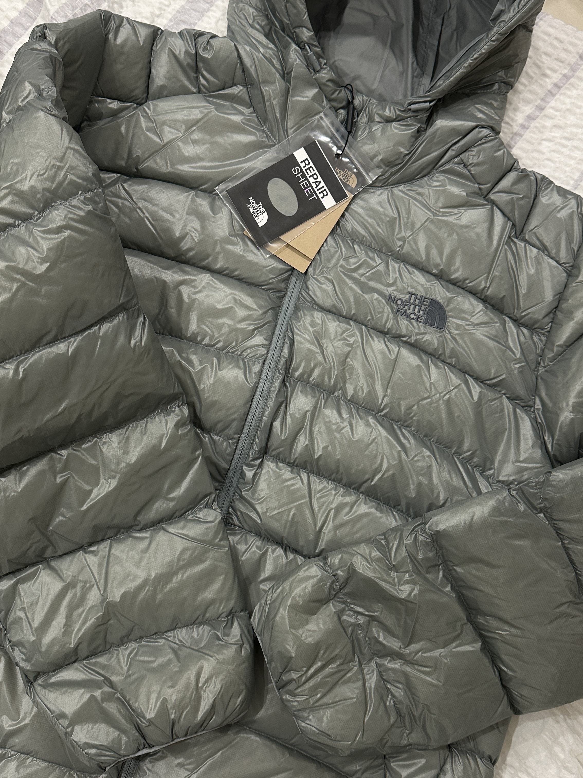The North Face Matier EX RDS Down Hoodie Light Gray - 25FW, The North Face Matier EX RDS Down Hoodie Black 착용 스타일 - 3