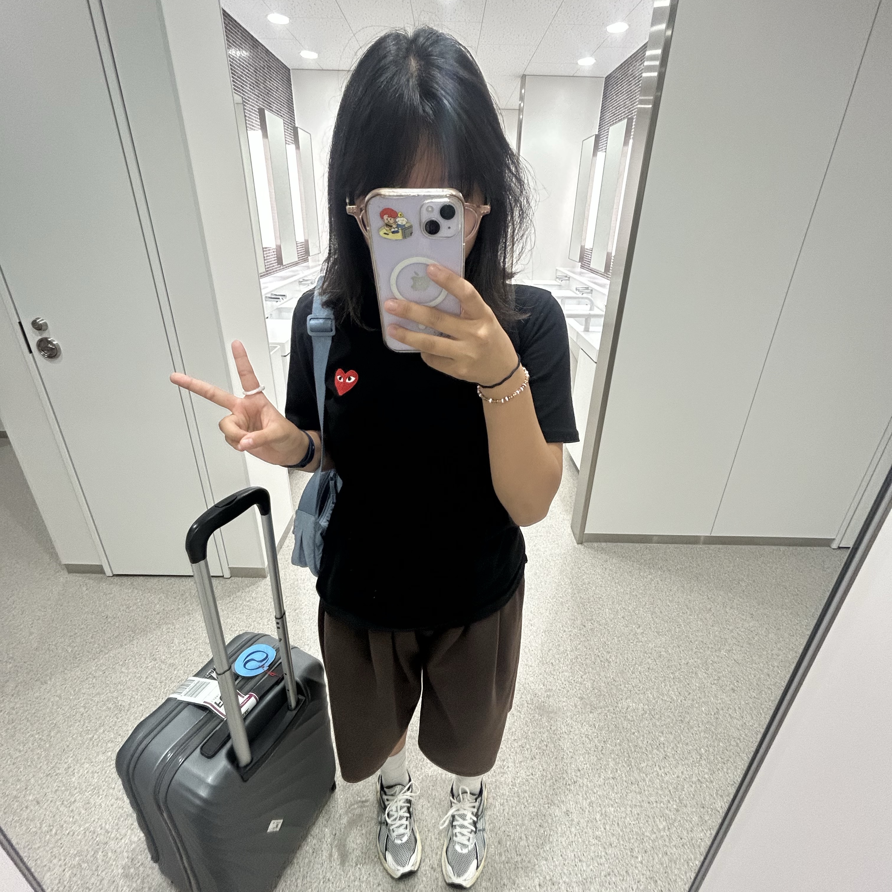 Play Comme des Garcons Red Heart T-Shirt Black, Asics GT-2160 White Jasper Green 착용 스타일