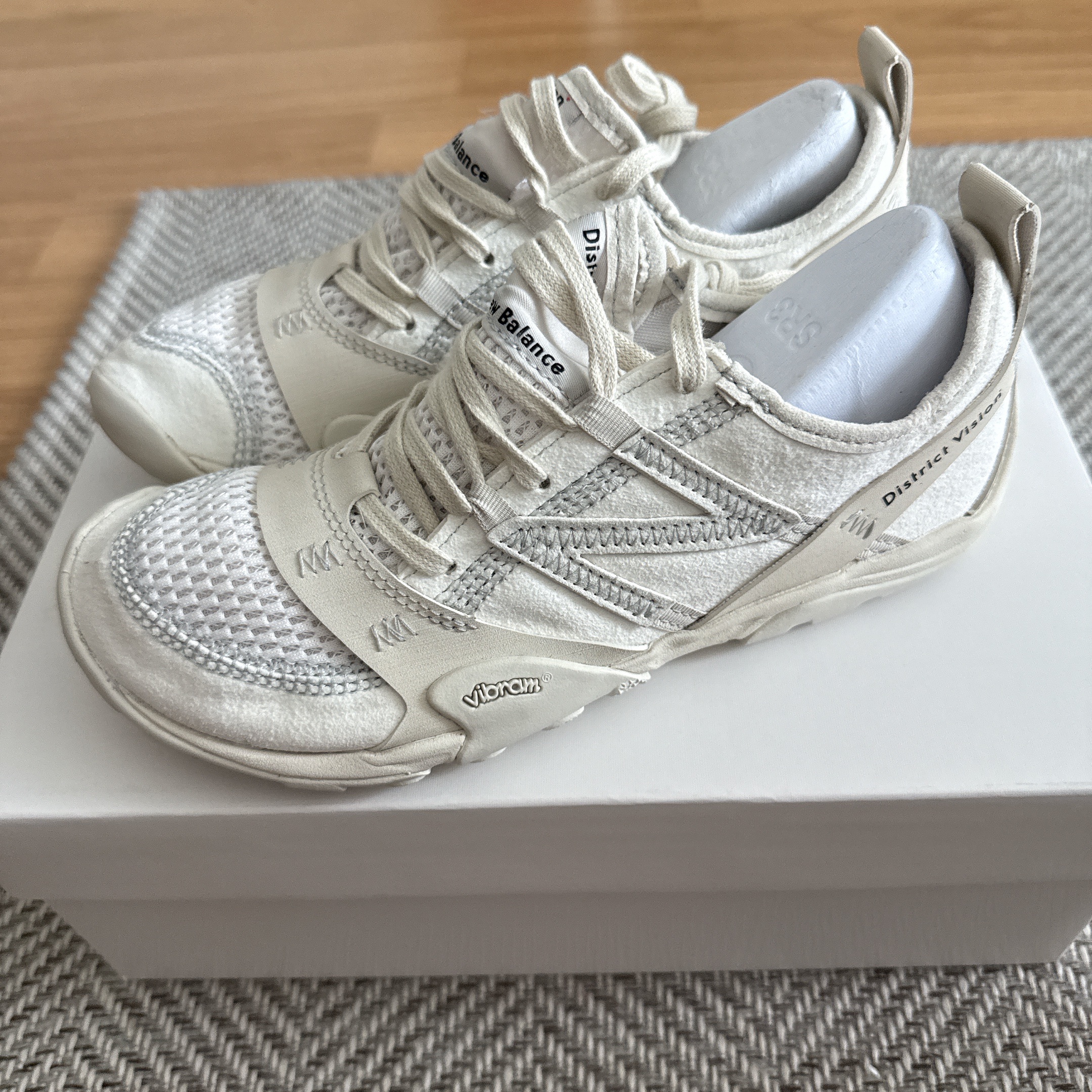New Balance x District Vision MT10O Cloud Dancer 착용 스타일 - 2