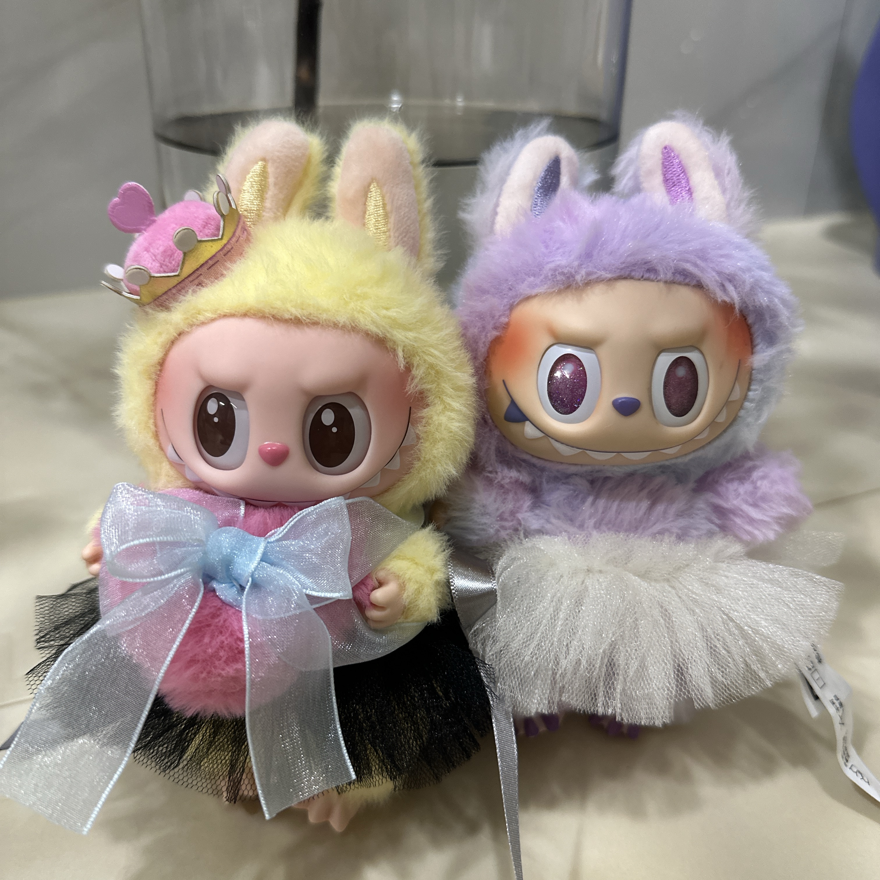 Pop Mart The Monsters Checkmate Series Plush Keyring 착용 스타일
