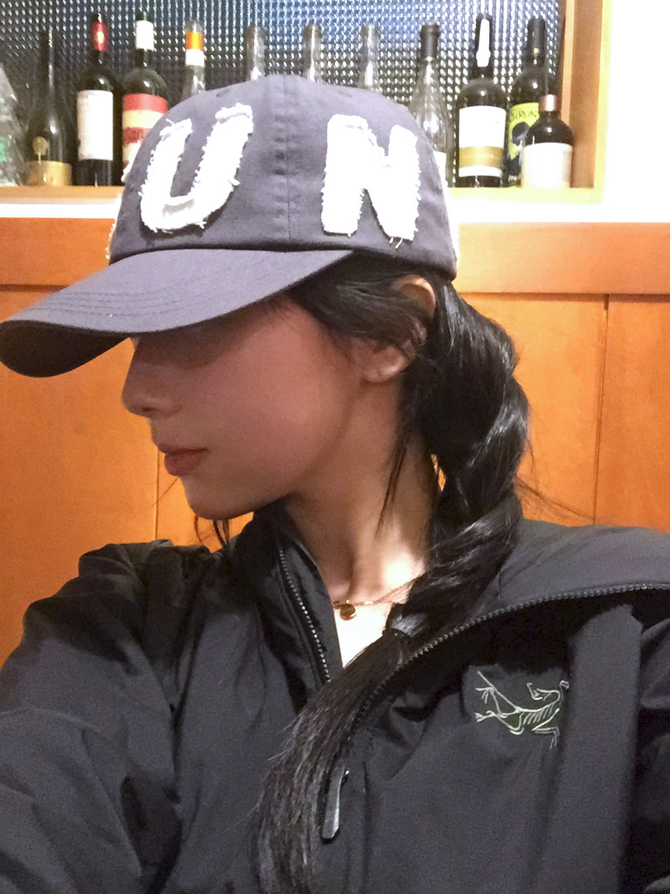 Sunlove Cut Off Capital Cap Charcoal, Arc'teryx Atom Hoody Black 착용 스타일 - 2