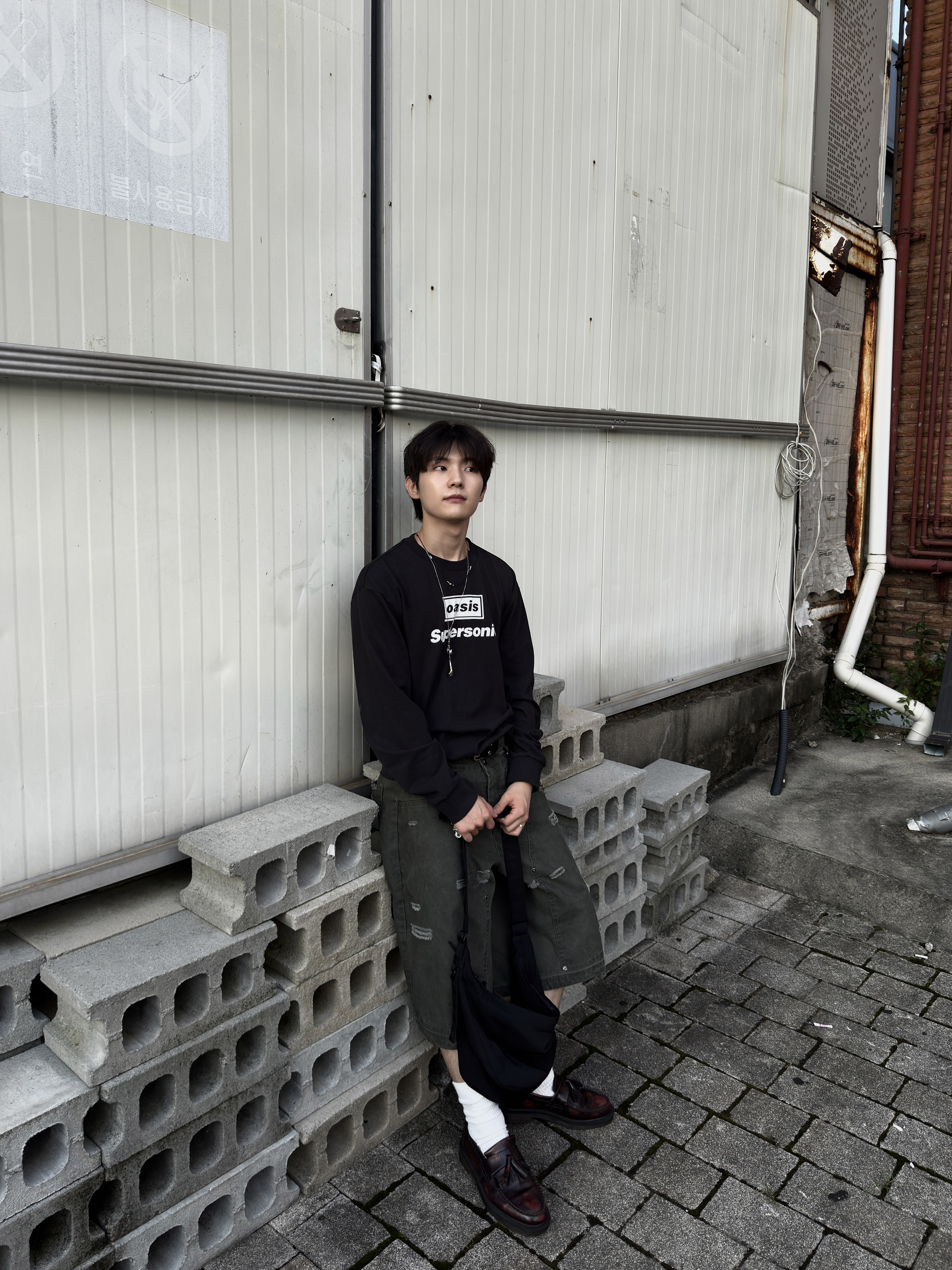 Human Made Animal Keyring Silver, Dr. Martens Adrian Arcadia Leather Loafers Cherry Red 착용 스타일 - 3
