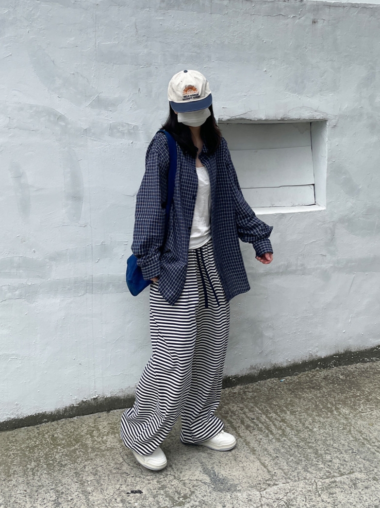 Hello Sunrise 90s Logo 6Panel Cap Beige & Navy 착용 스타일 - 4