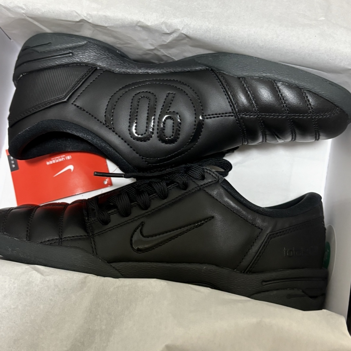 (W) Nike Total 90 III SP Triple Black 착용 스타일 - 1