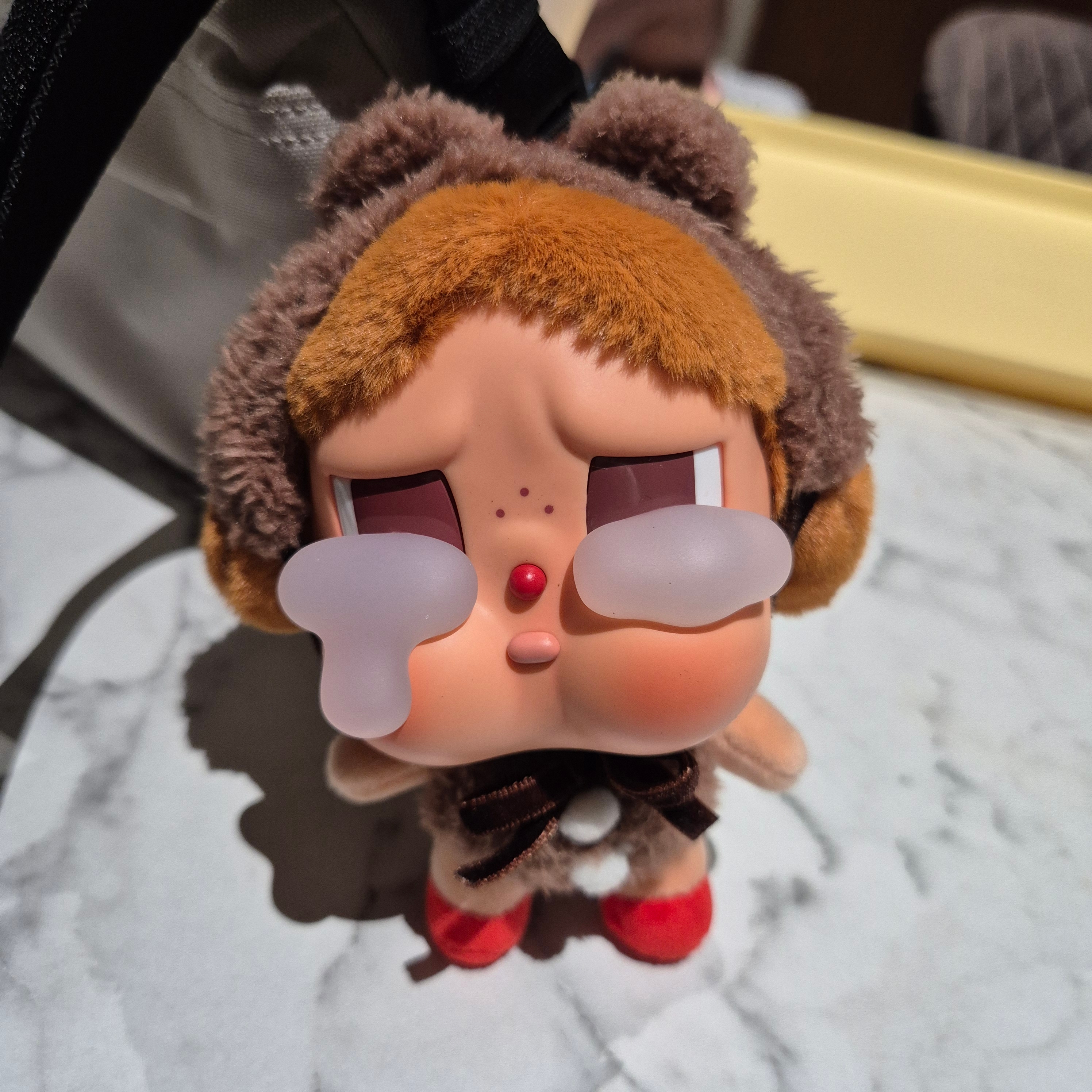 Pop Mart Crybaby Crying Again Series Plush Keyring Sealed Case (1 Blind Box) 착용 스타일