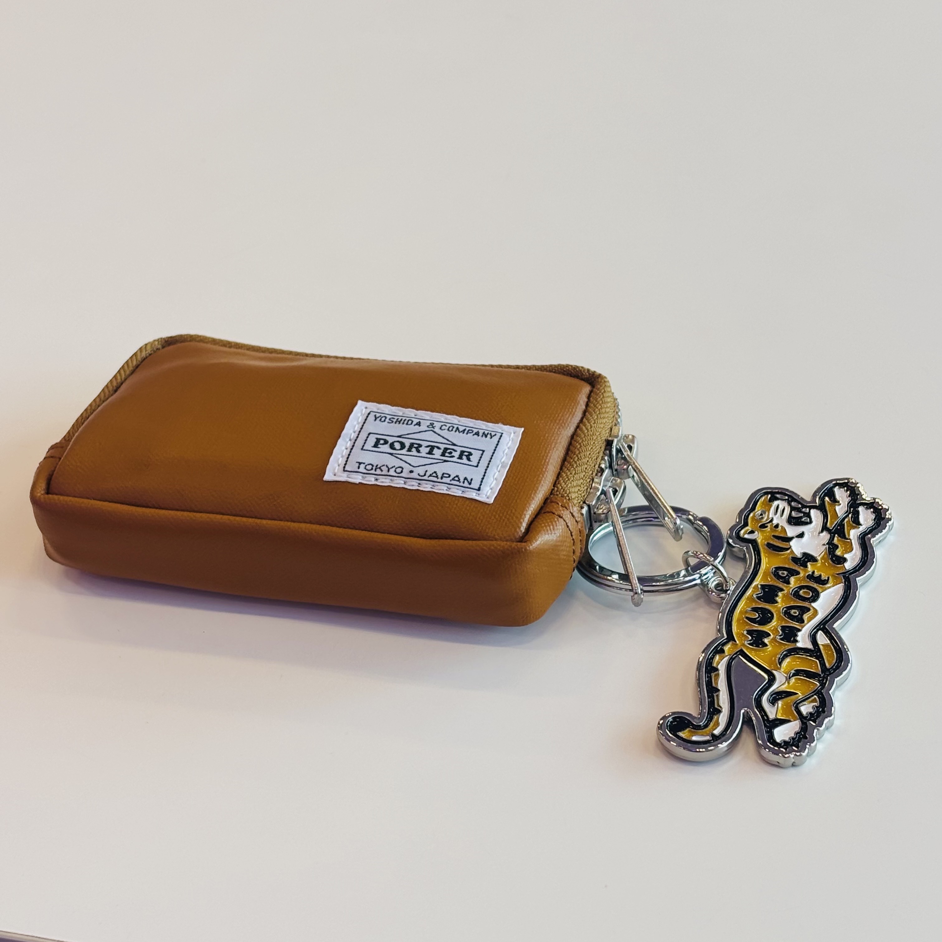 Porter Freestyle Multi Coin Case Camel, Human Made Animal Keychain #2 Silver 착용 스타일