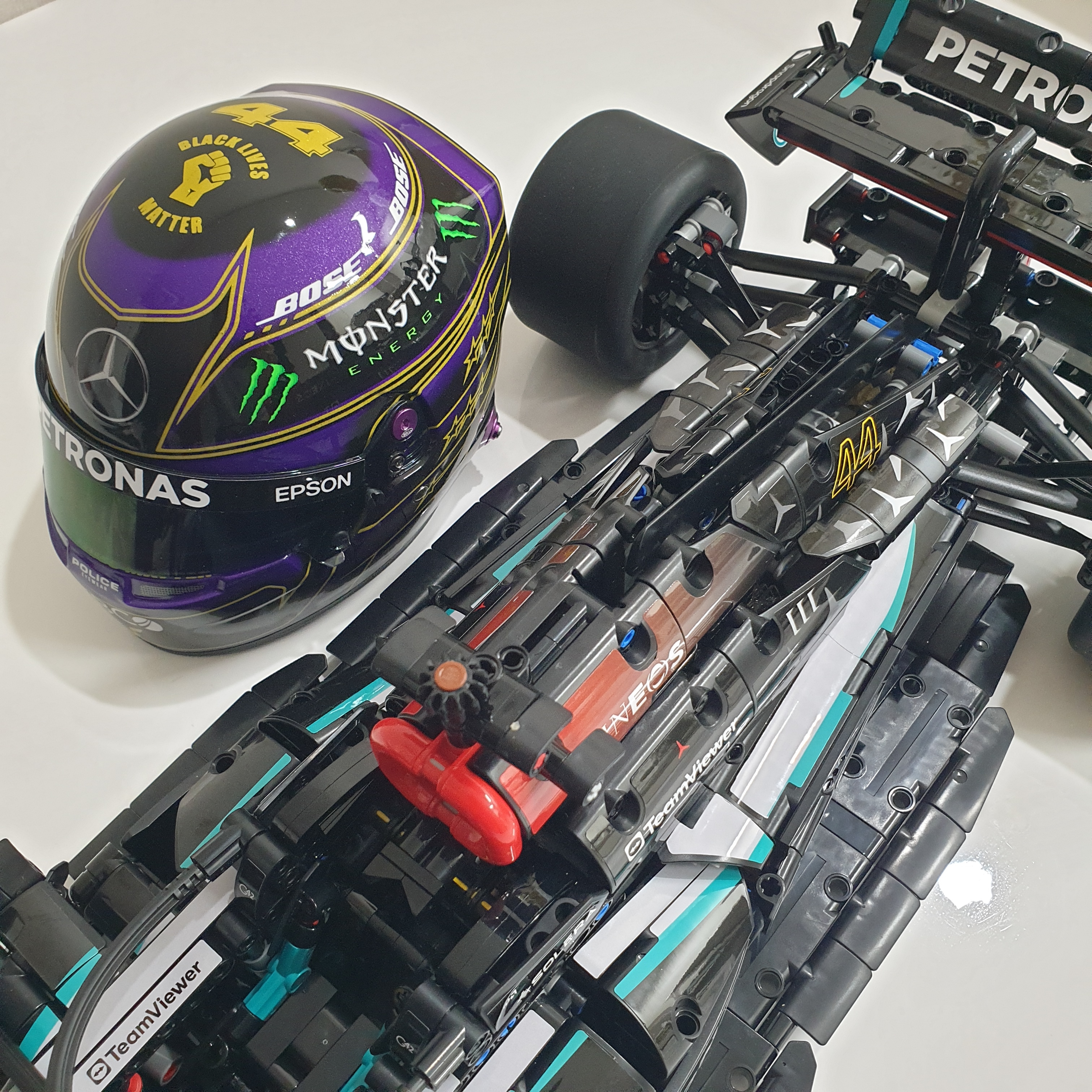 Lego Mercedes-AMG F1 W14 E Performance 착용 스타일 - 5