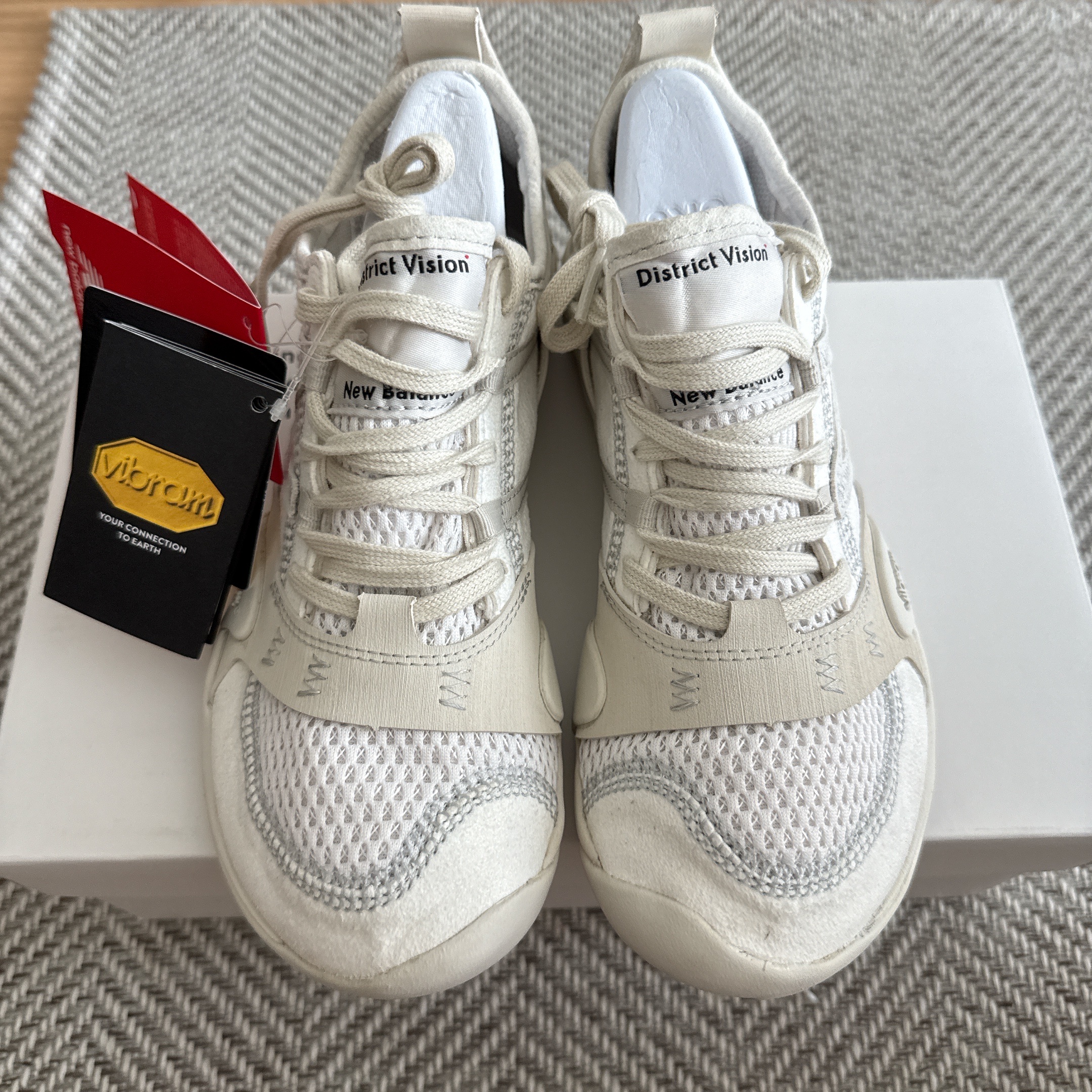 New Balance x District Vision MT10O Cloud Dancer 착용 스타일 - 3