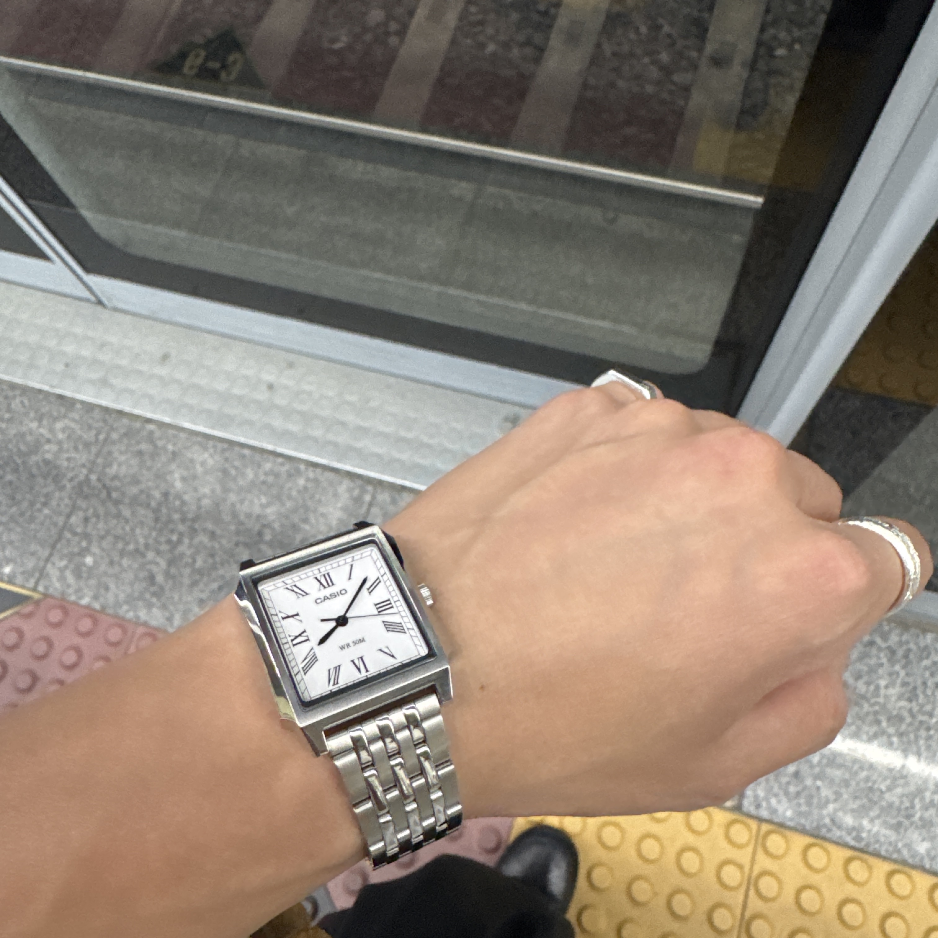 Casio MTP-B190D-7BV 착용 스타일