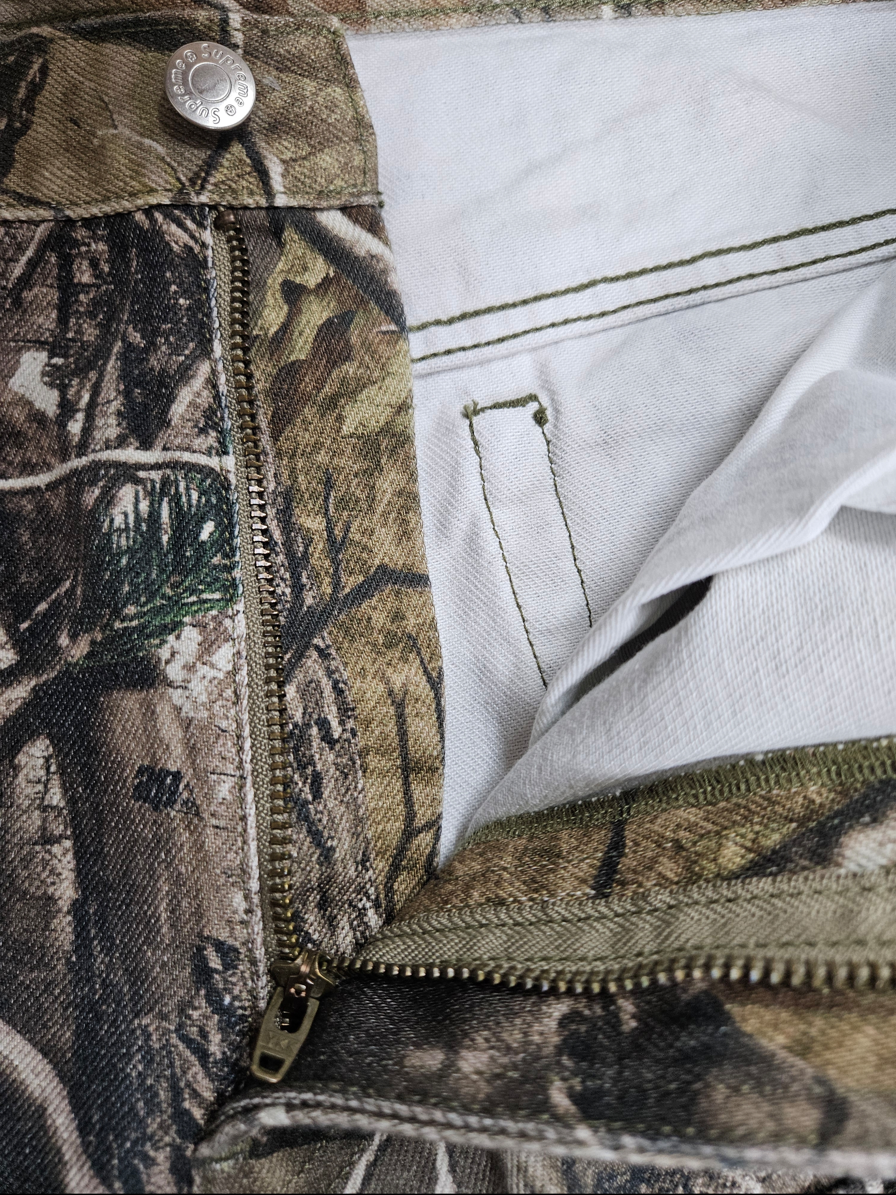 Supreme Baggy Jean Realtree AP Camo - 25FW 착용 스타일 - 5