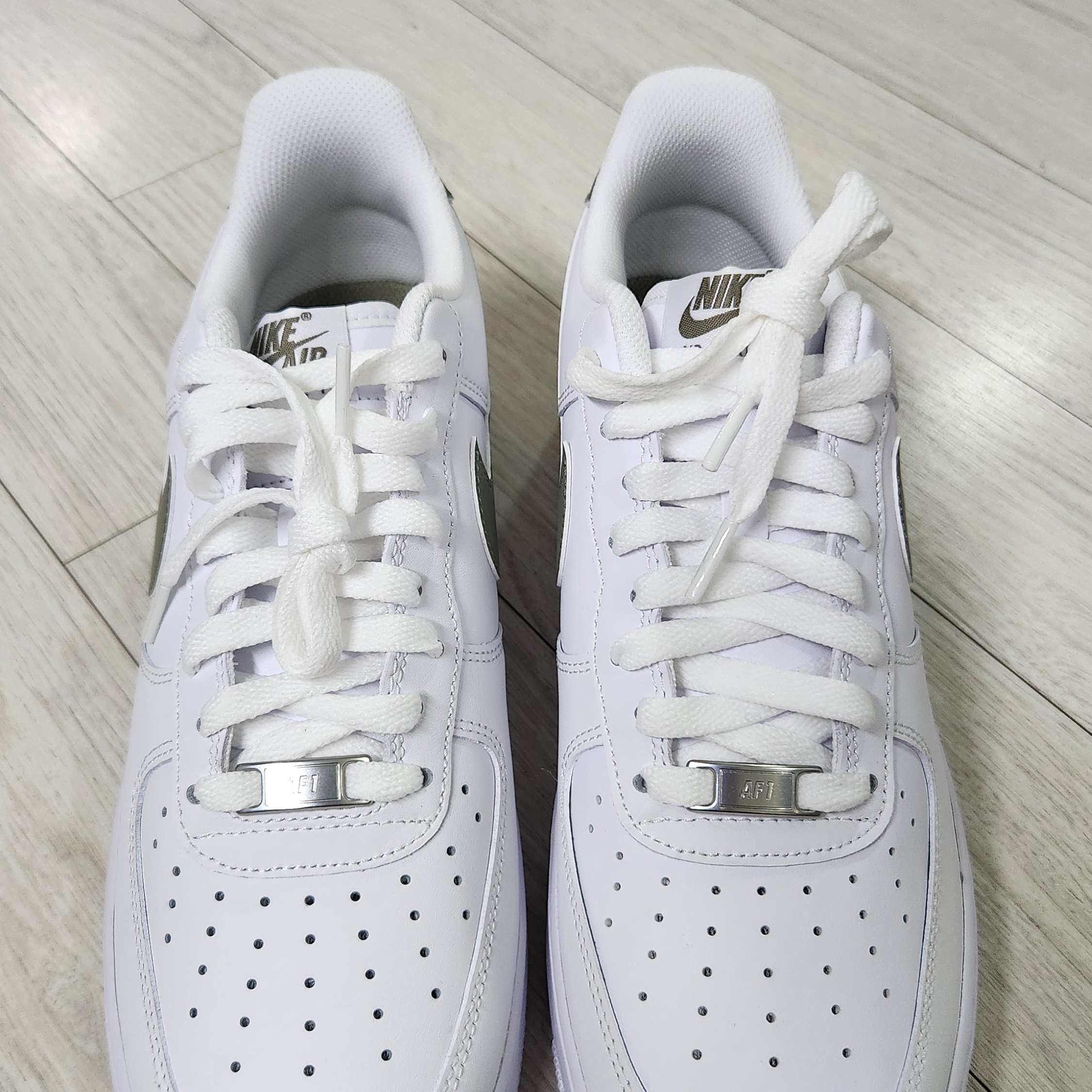 Nike Air Force 1 '07 White Light Army 착용 스타일 - 2