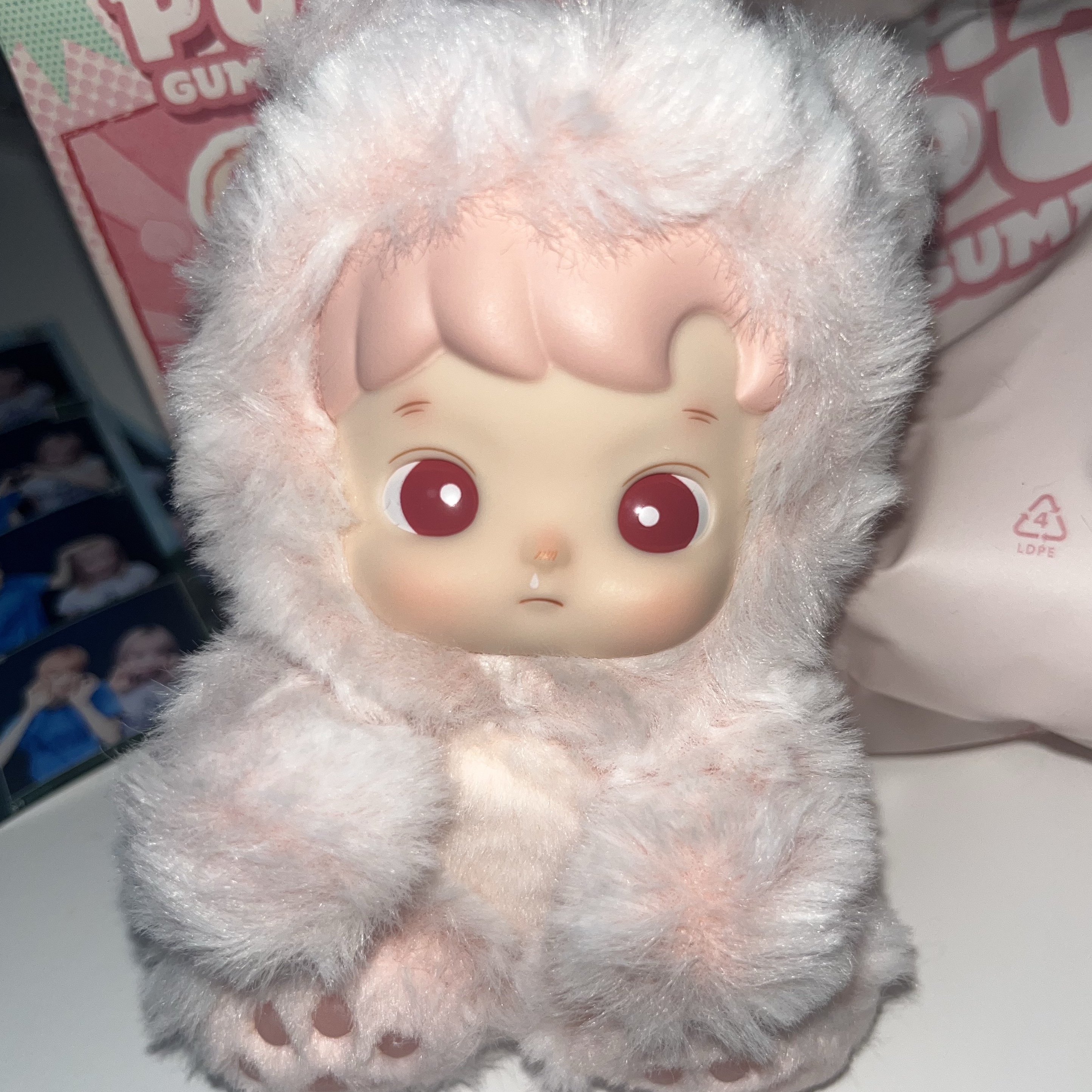 Pop Mart Hacipupu Gummy Bear Series Vinyl Plush Pendant Peach Flavor (Opened Case) 착용 스타일