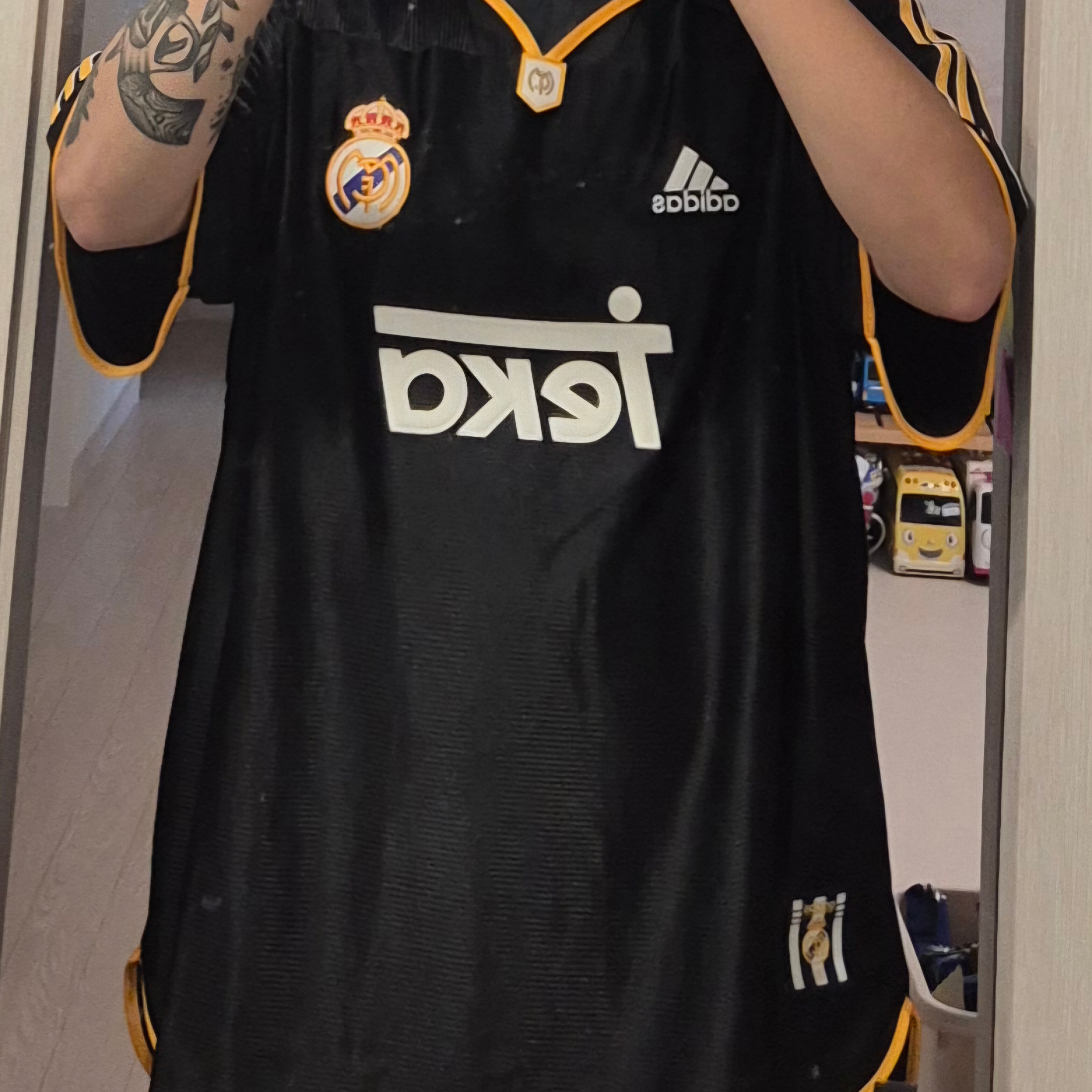 Adidas Real Madrid 99/00 Away Jersey Black - KR Sizing (Non Marking Ver.) 착용 스타일
