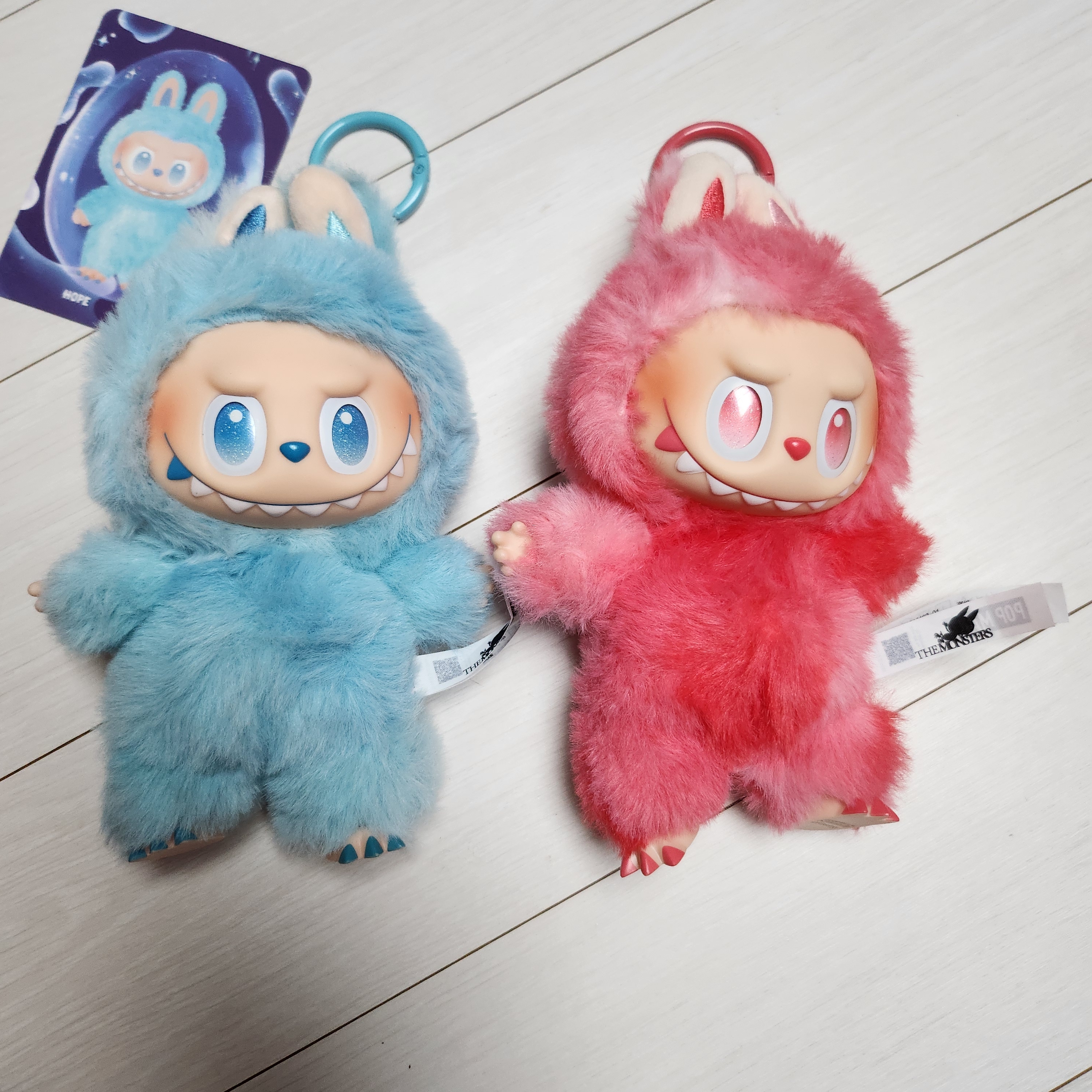 Pop Mart Labubu The Monsters Highlight Series Sealed Case (Bundle of 2/1 Blind Box) 착용 스타일 - 2