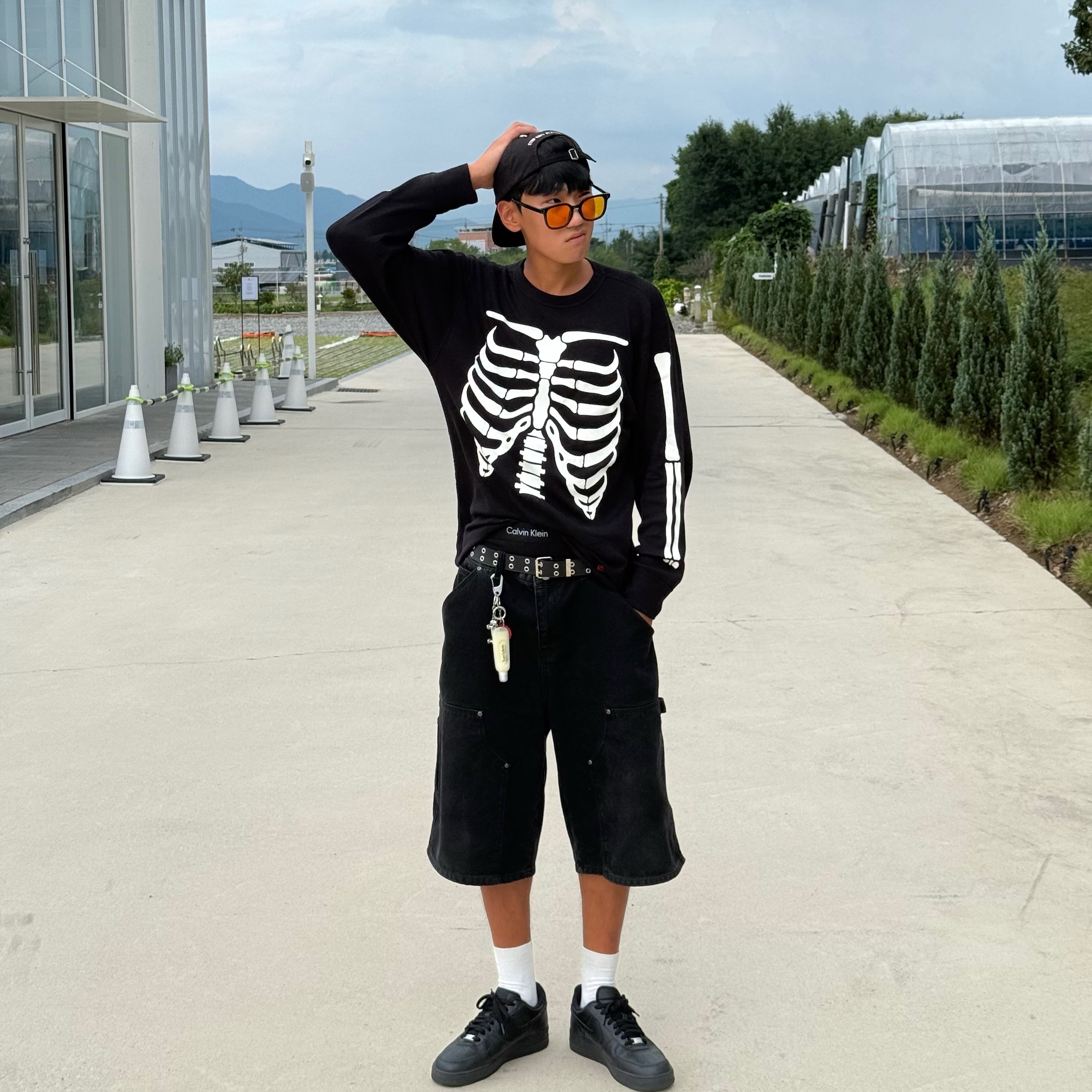 Supreme Hanes Bones Thermal Crew Black (1 Pack) 착용 스타일 - 1
