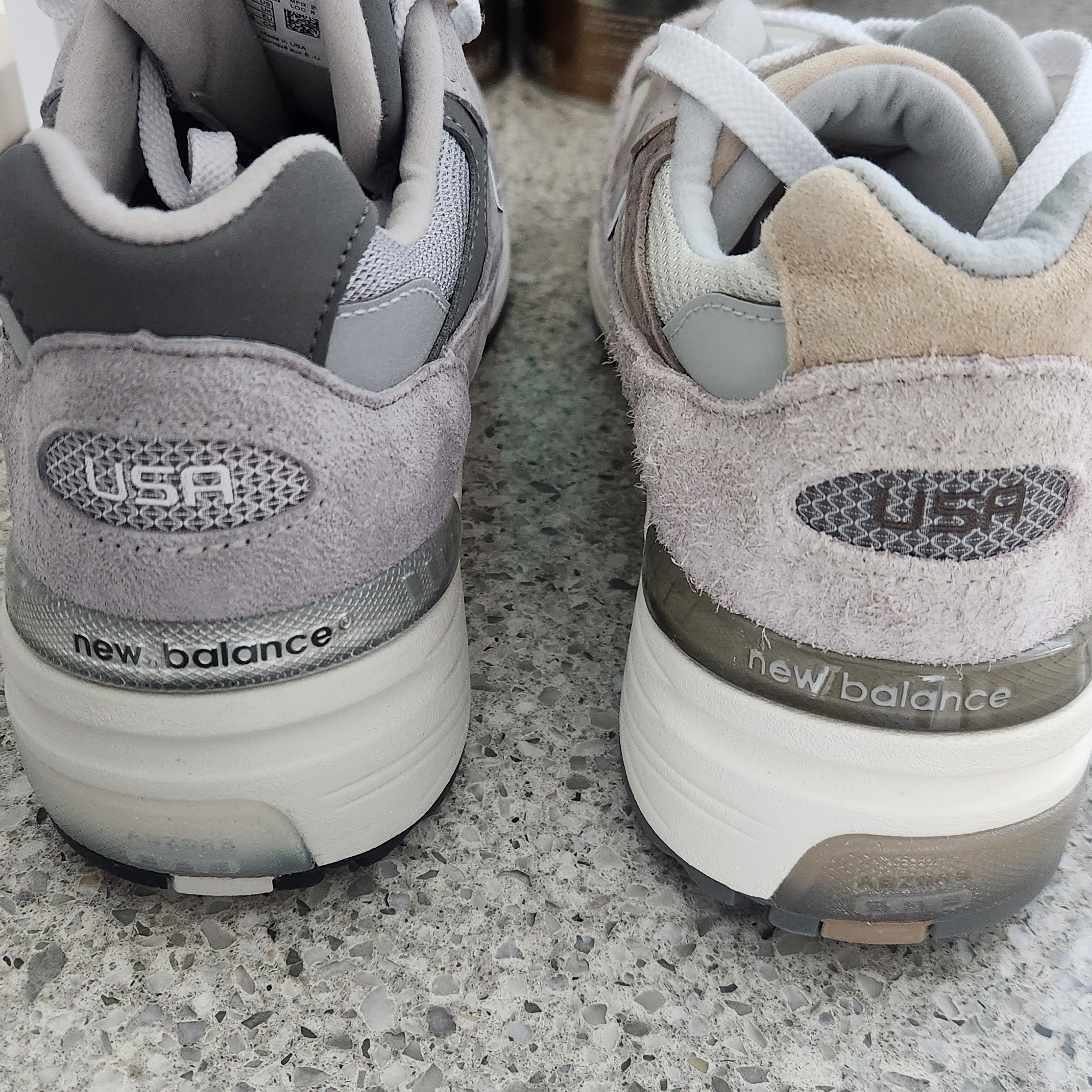 New Balance 992 Made in USA Moonrock Mushroom, New Balance 992 Made in USA Core Grey Silver Metallic 착용 스타일 - 2