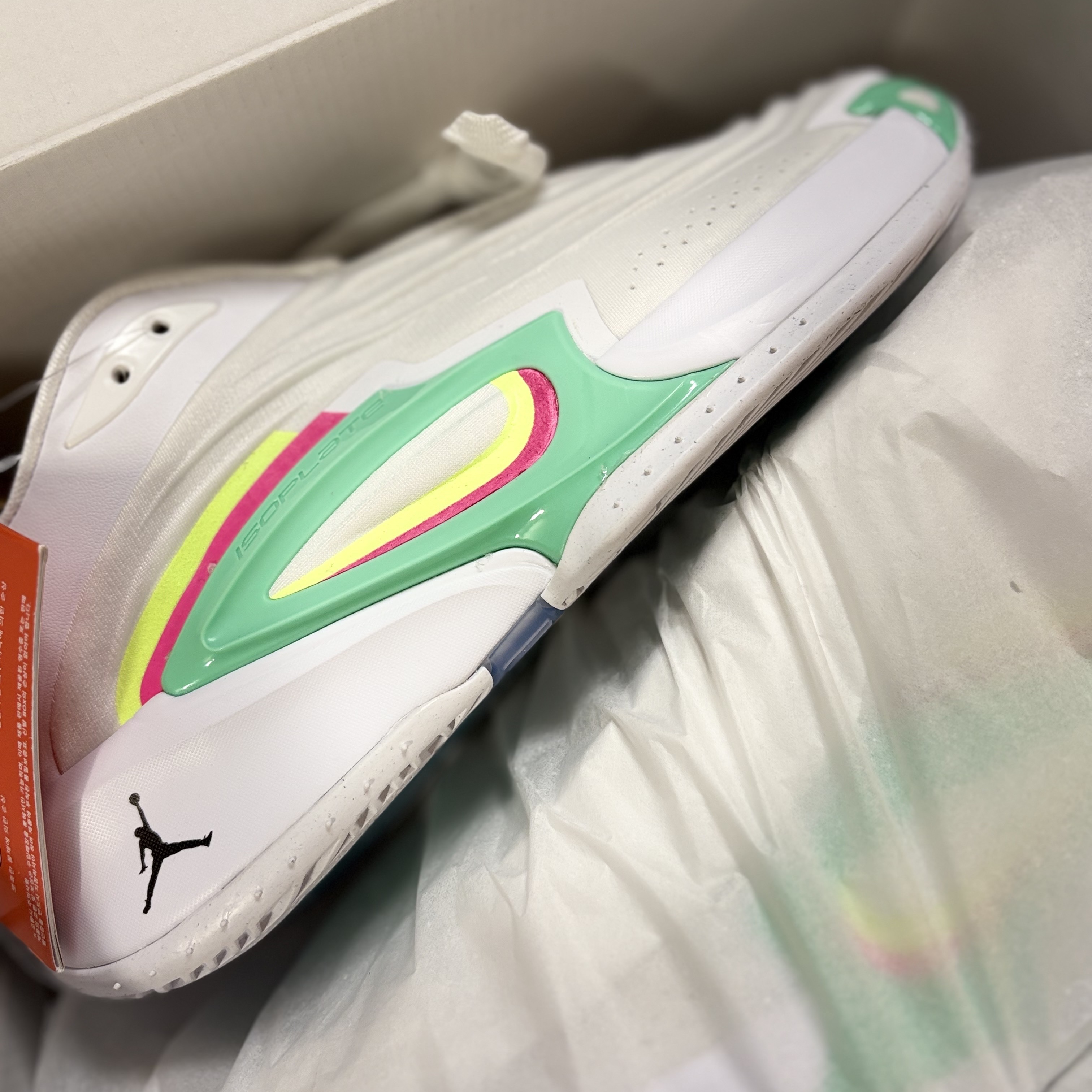 Jordan Luka 3 PF White Volt Glow 착용 스타일