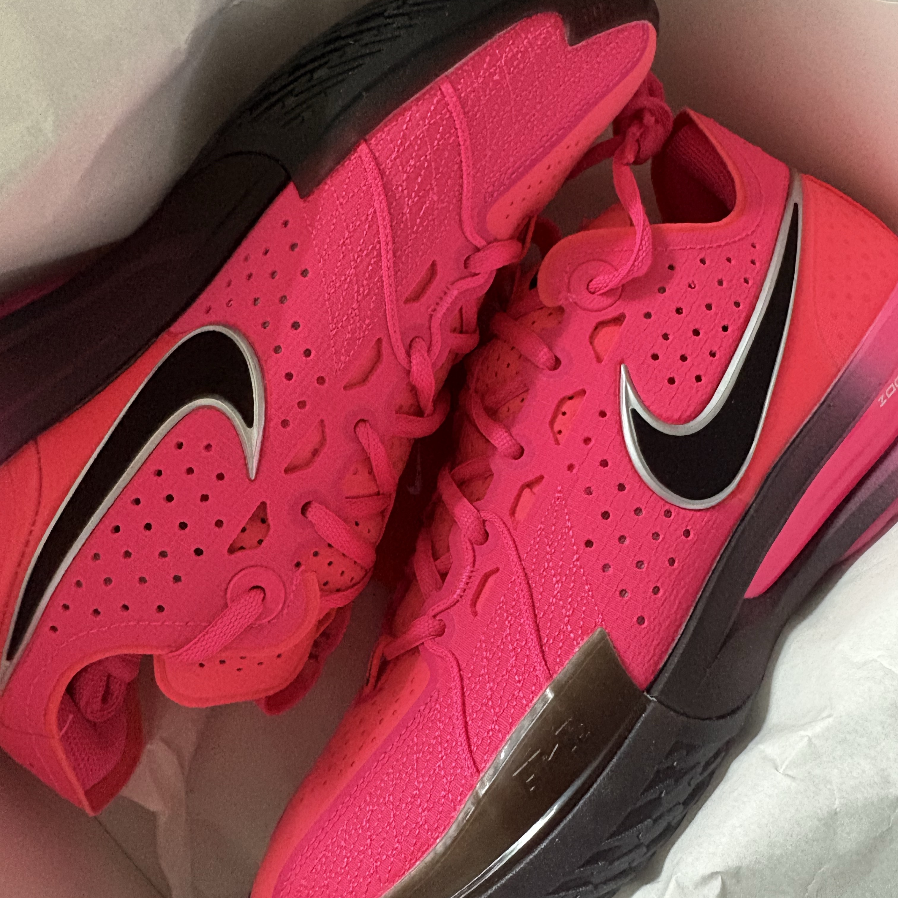 Nike Air Zoom G.T. Cut 3 EP Hyper Pink Metallic Silver 착용 스타일 - 1