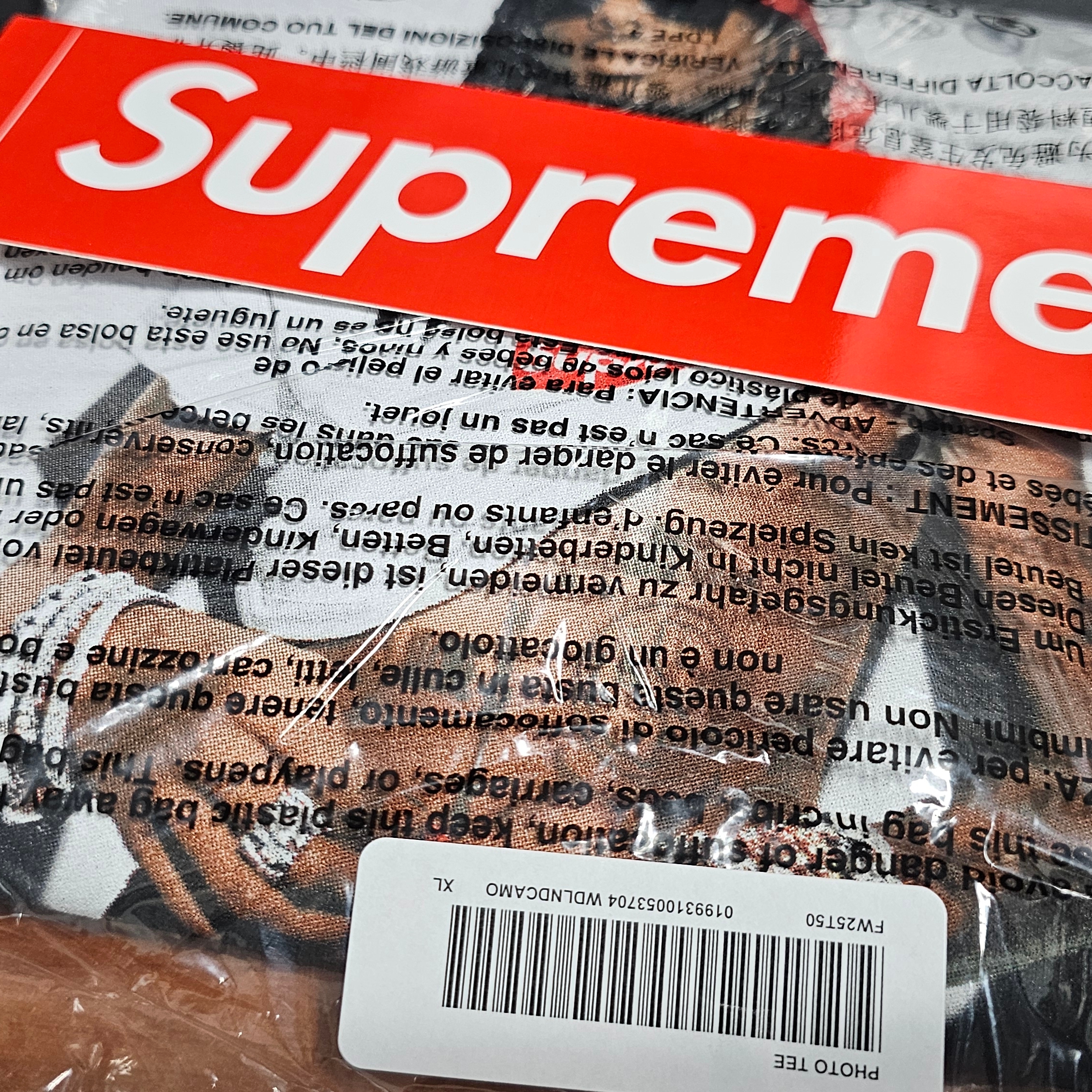 Supreme Tea Set White - 25FW, Supreme Playboi Carti T-Shirt Woodland Camo - 25FW 착용 스타일 - 3