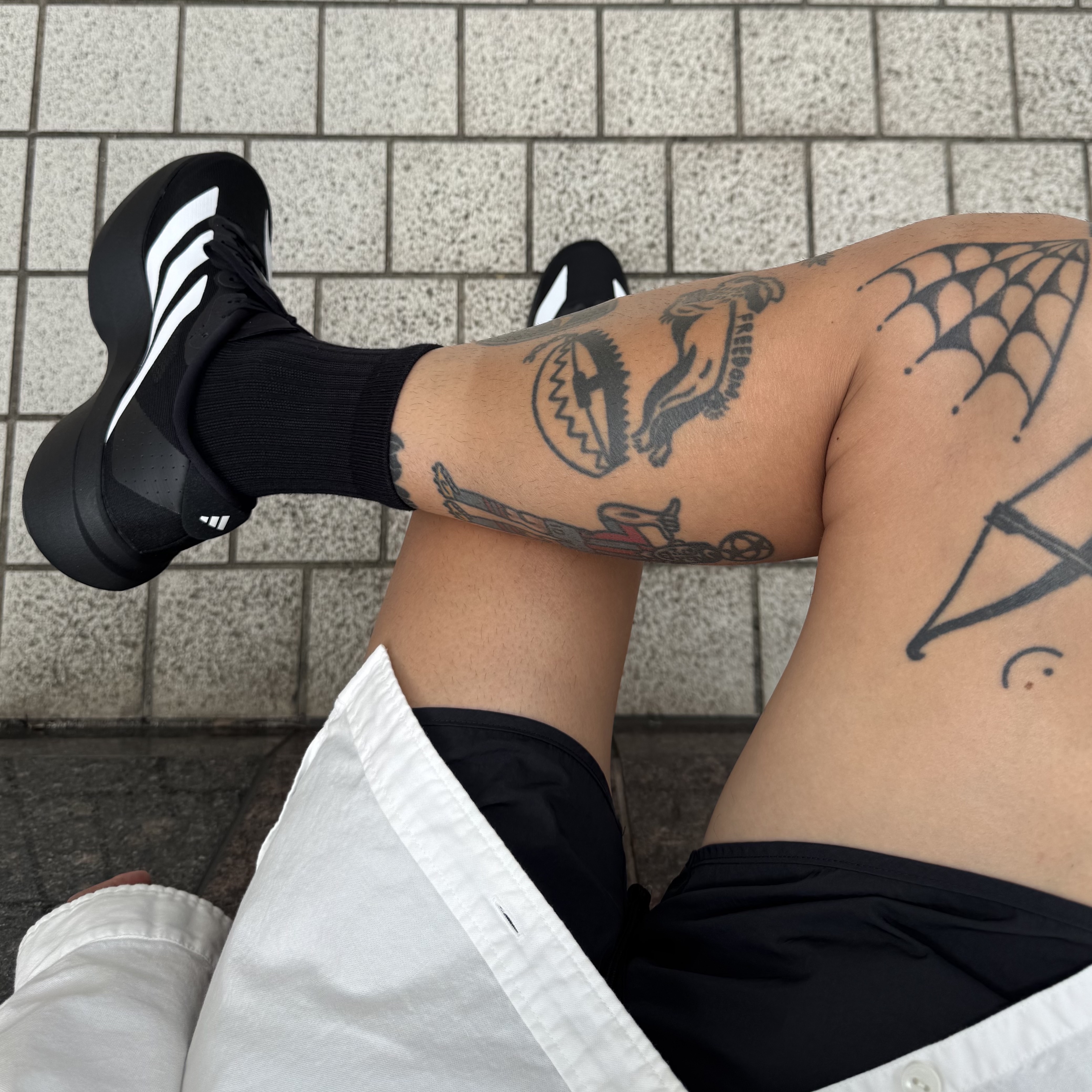 Adidas Adizero EVO SL Core Black Cloud White 착용 스타일