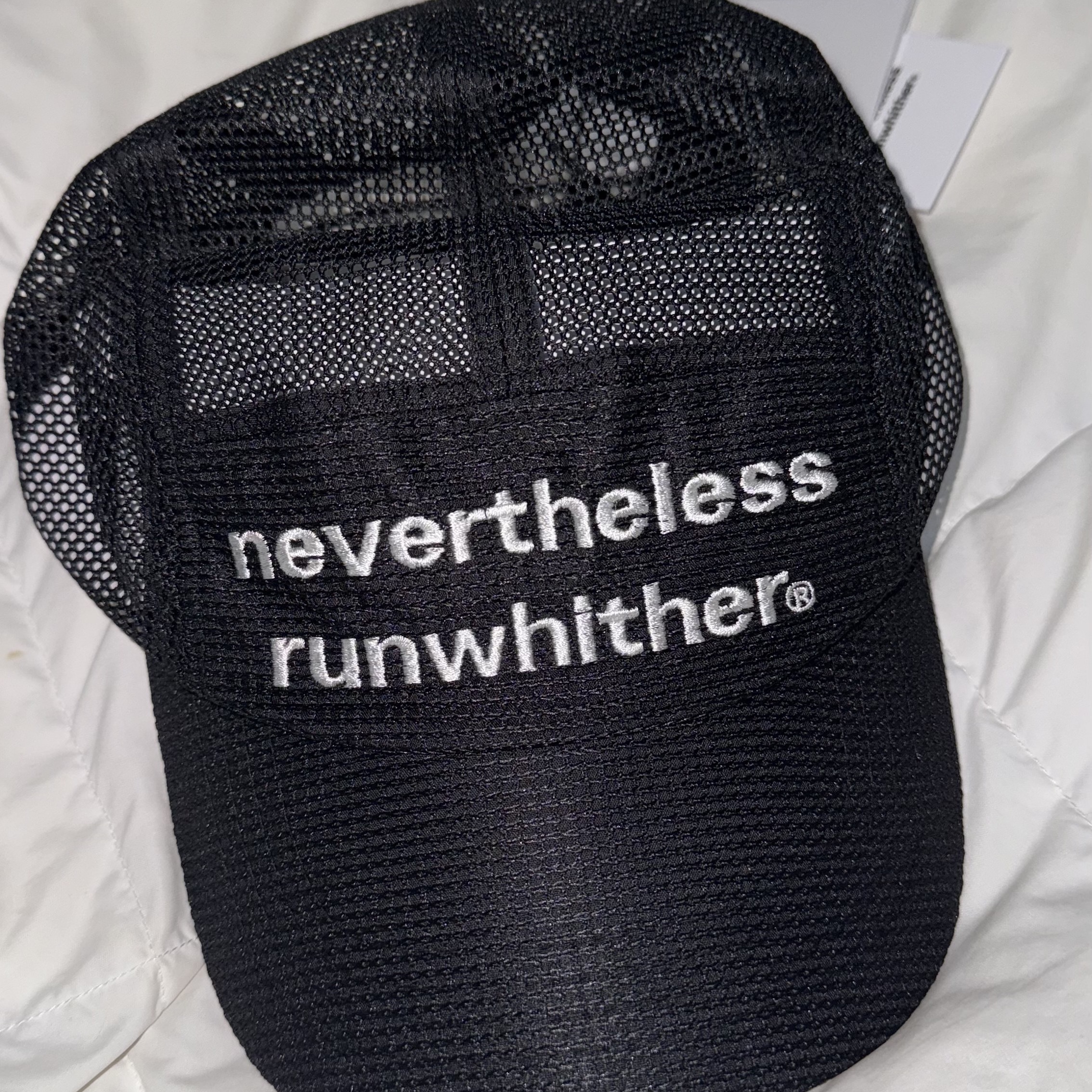 [KREAM 단독] runwhither Mesh Cap Black 착용 스타일 - 5