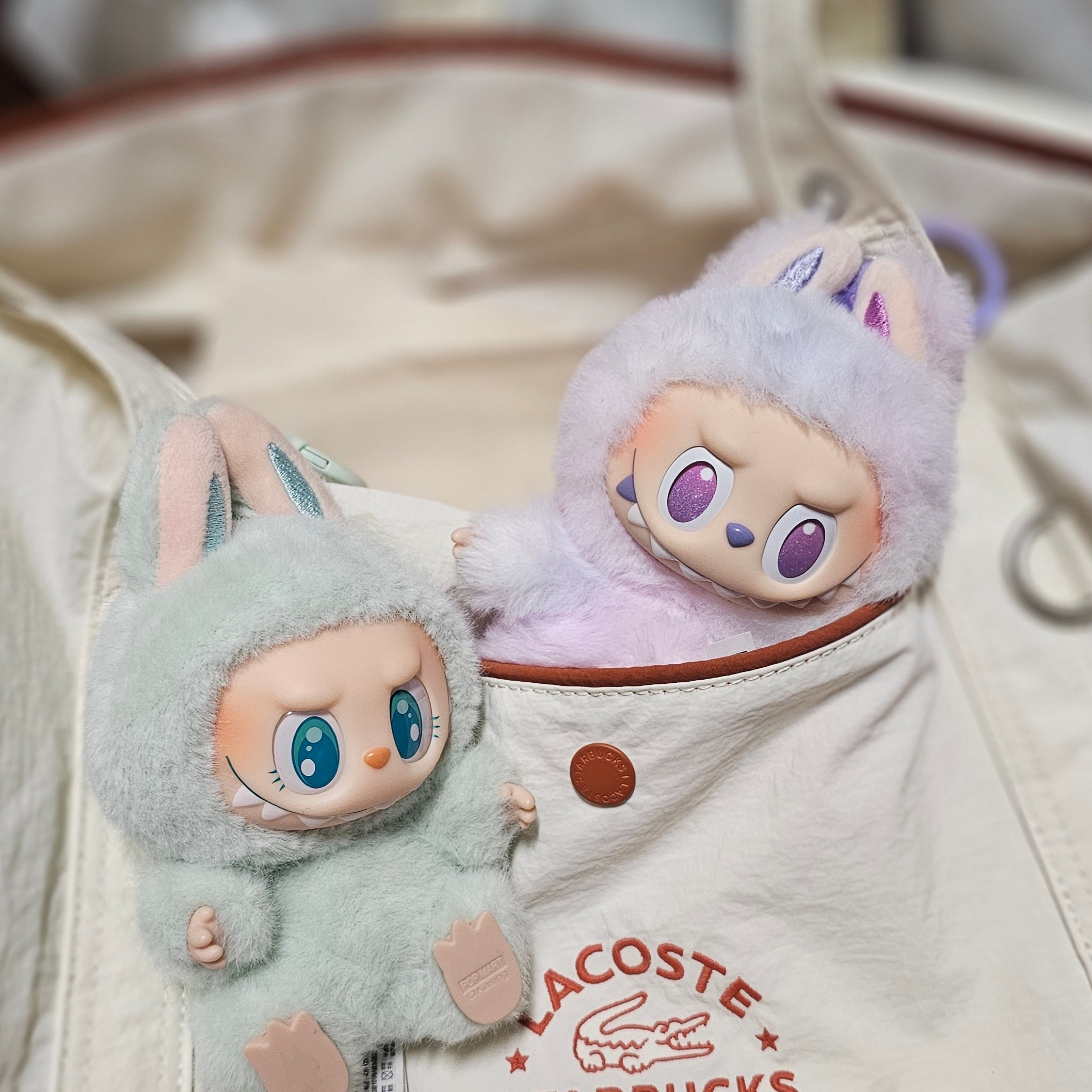 Pop Mart Labubu Let's Play Together Doll Series Ququ Keyring (Opened Case) 착용 스타일
