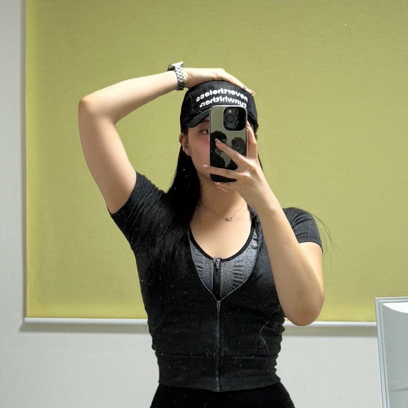 [KREAM 단독] runwhither Mesh Cap Black 착용 스타일 - 2