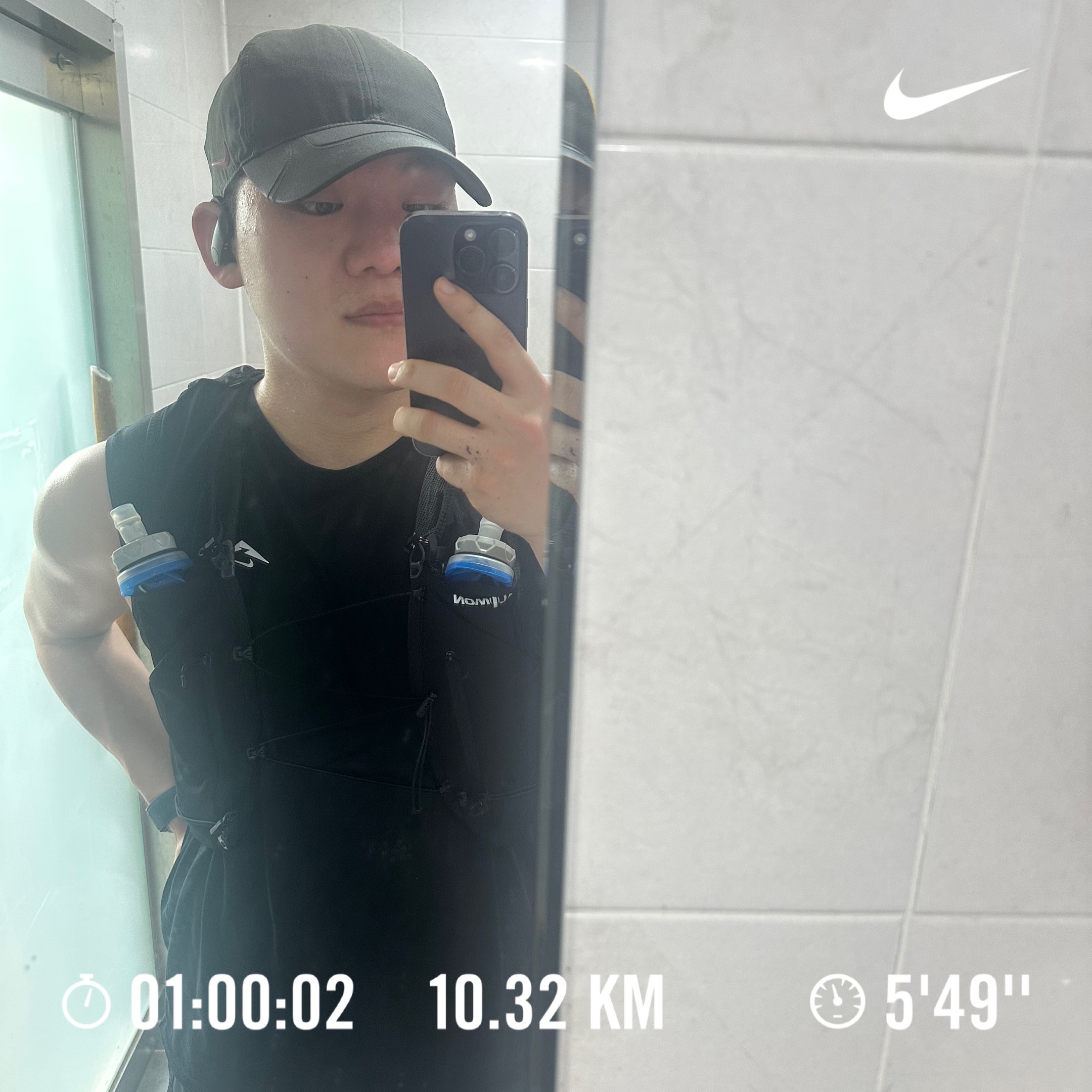 Nike x Drake Nocta Club Cap Khaki, Salomon Active Skin 12 Black (Without Flasks) 착용 스타일