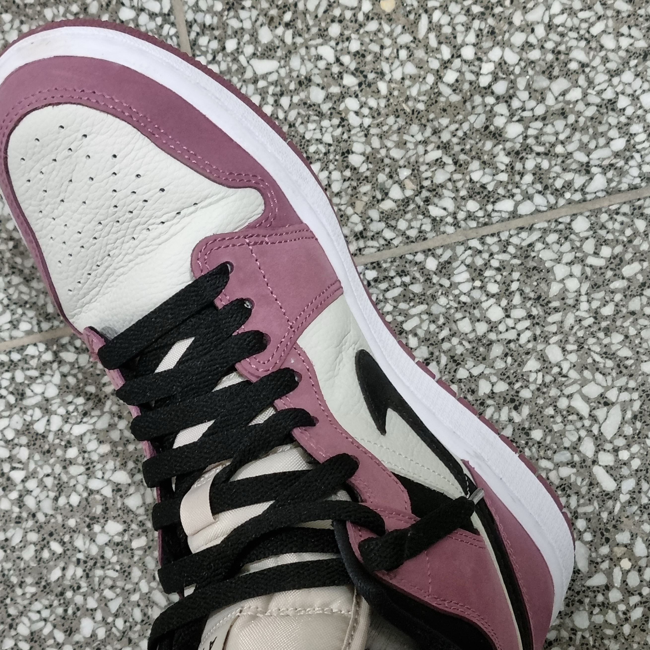 (W) Jordan 1 Mid SE Light Mulberry 착용 스타일
