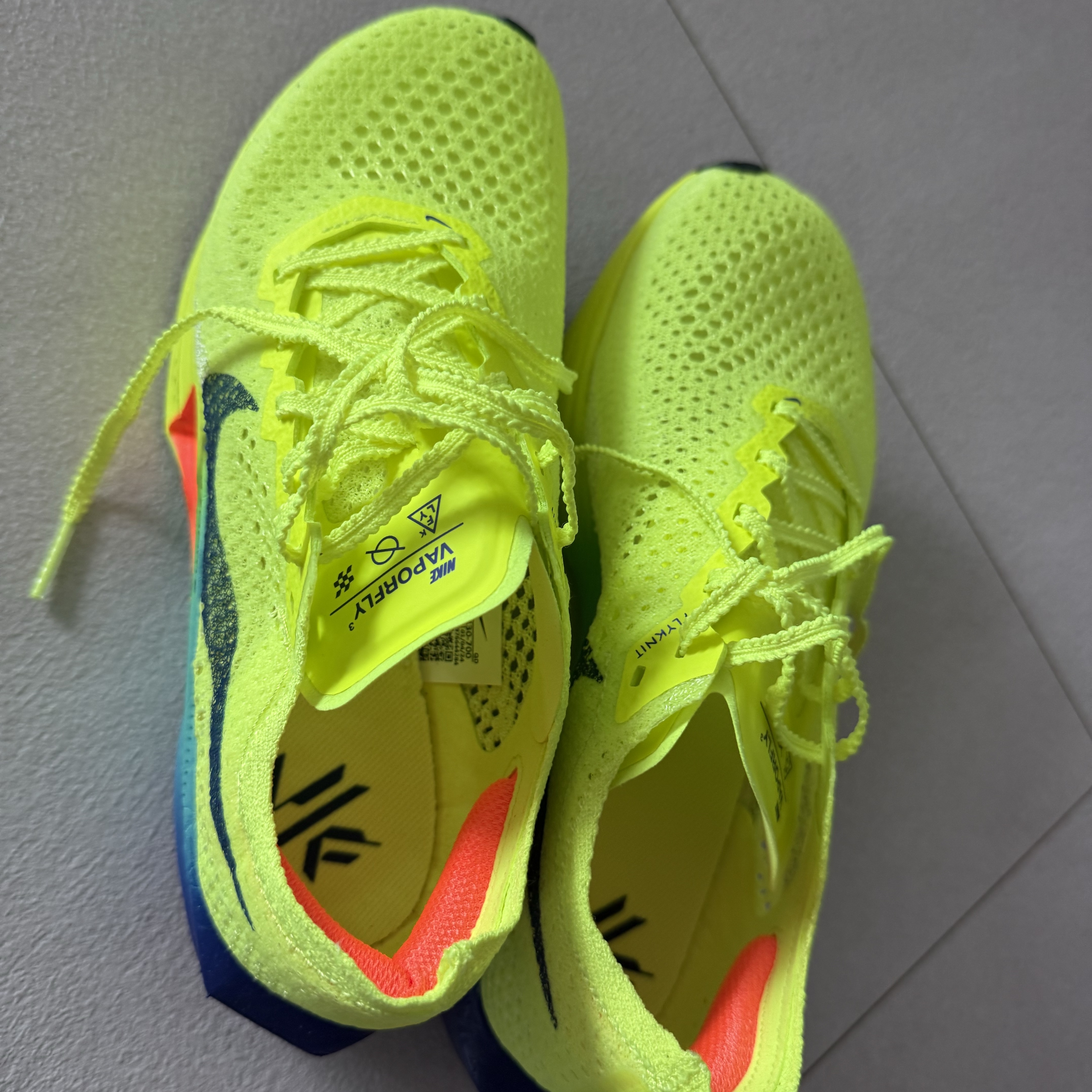 (W) Nike ZoomX Vaporfly Next% 3 Bolt 착용 스타일 - 2