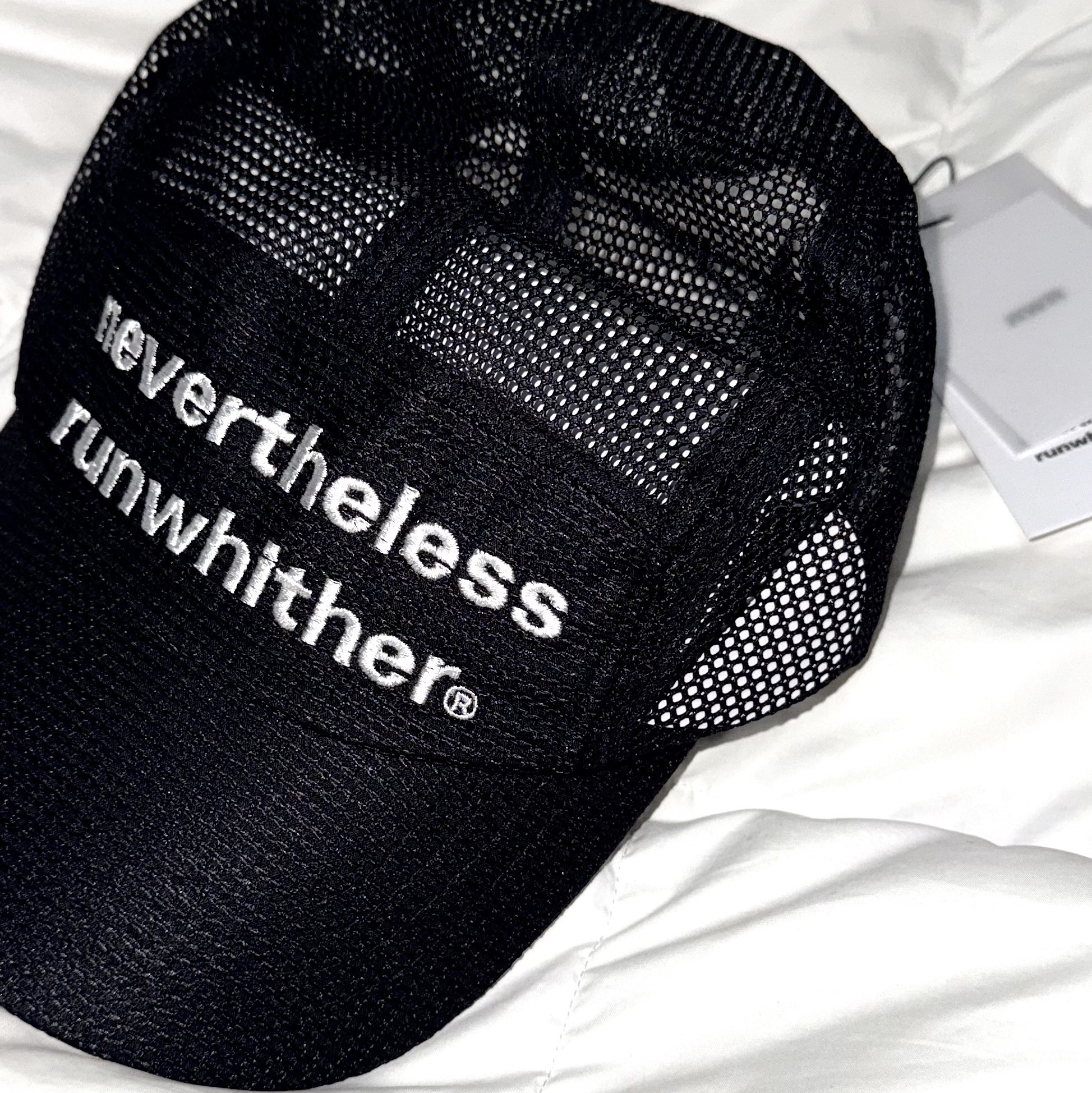 [KREAM 단독] runwhither Mesh Cap Black 착용 스타일 - 4