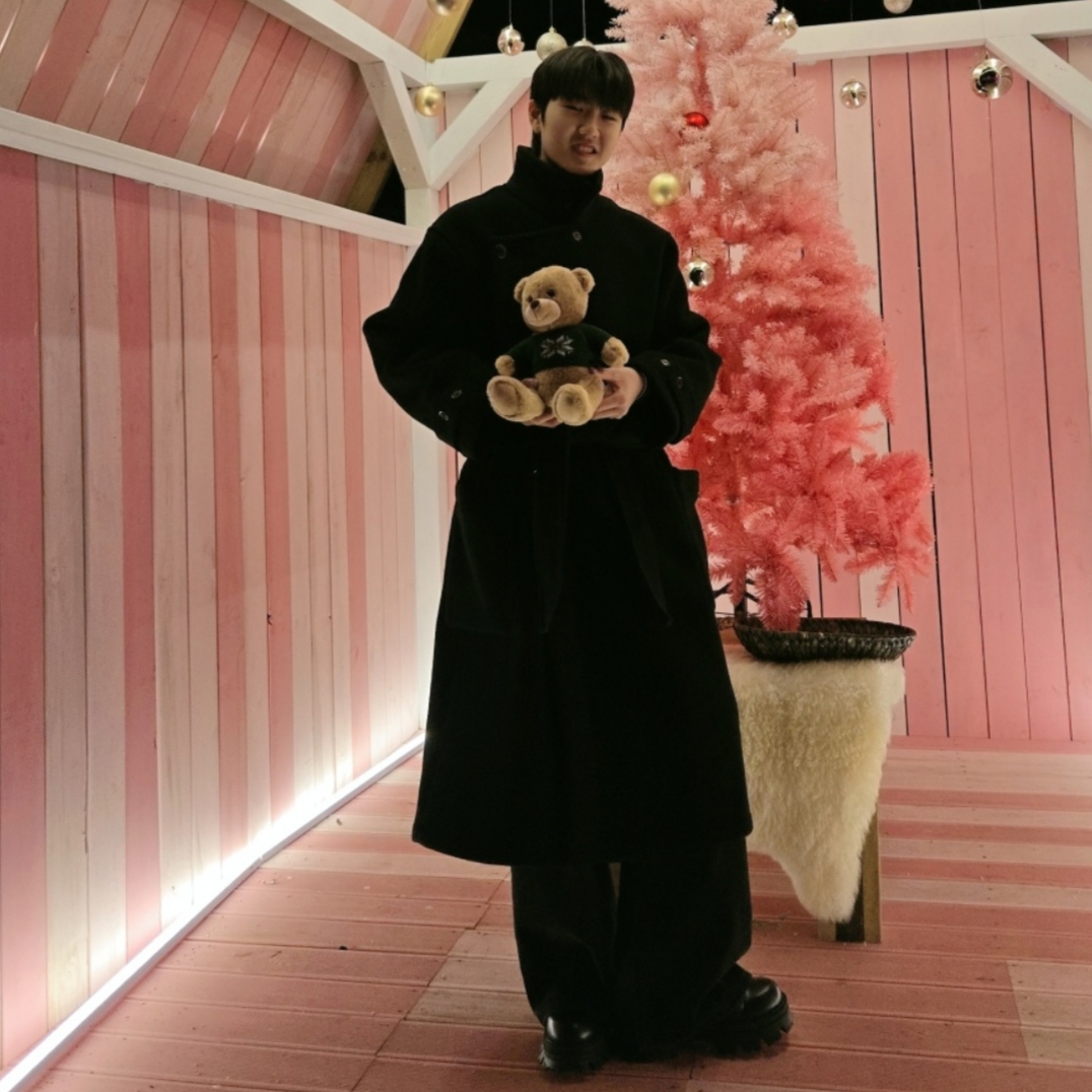 Lemaire Double Wool Wrap Coat Black, Lego Idea Tuxedo Cat 착용 스타일 - 2