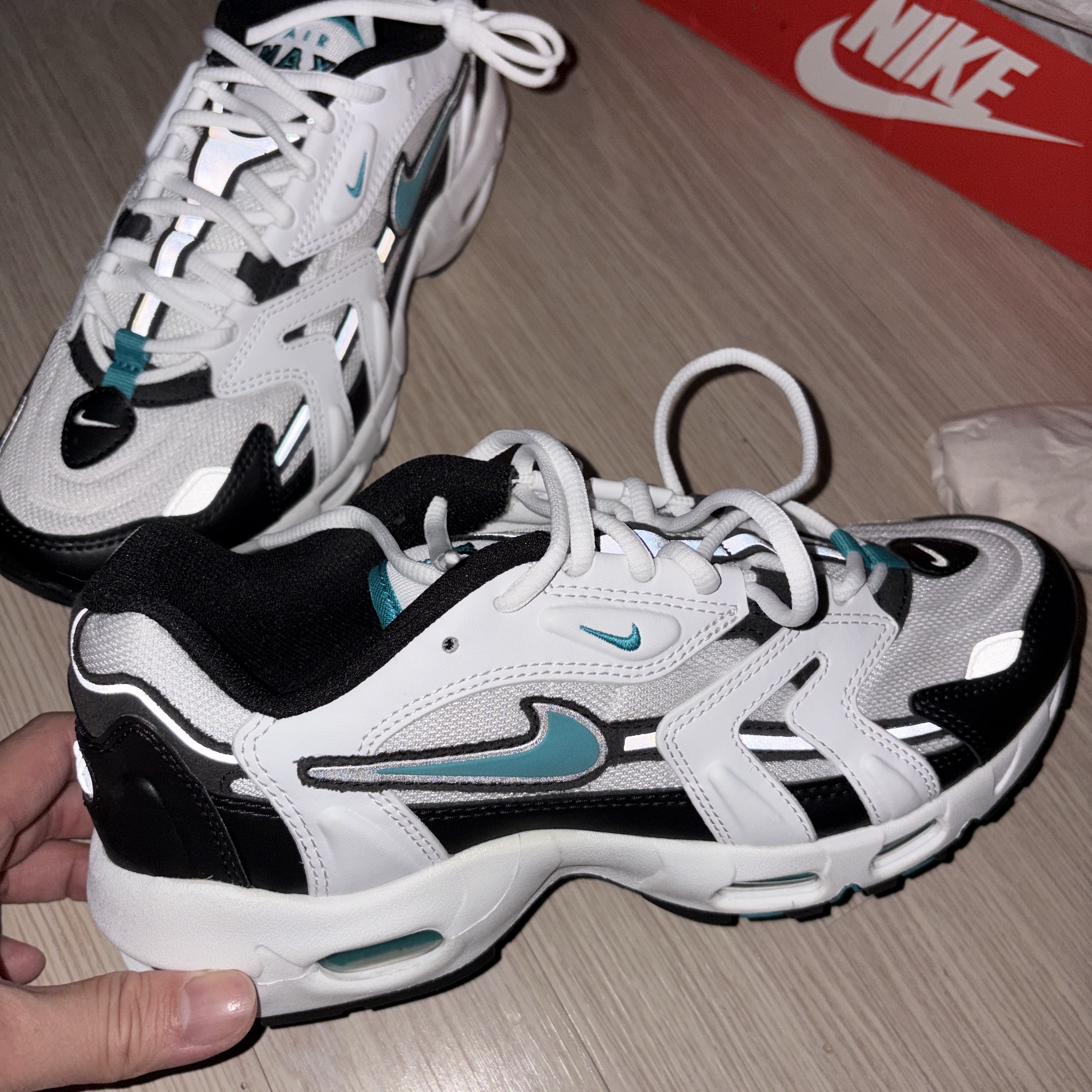 Nike Air Max 96 II Midnight Navy 착용 스타일 - 1