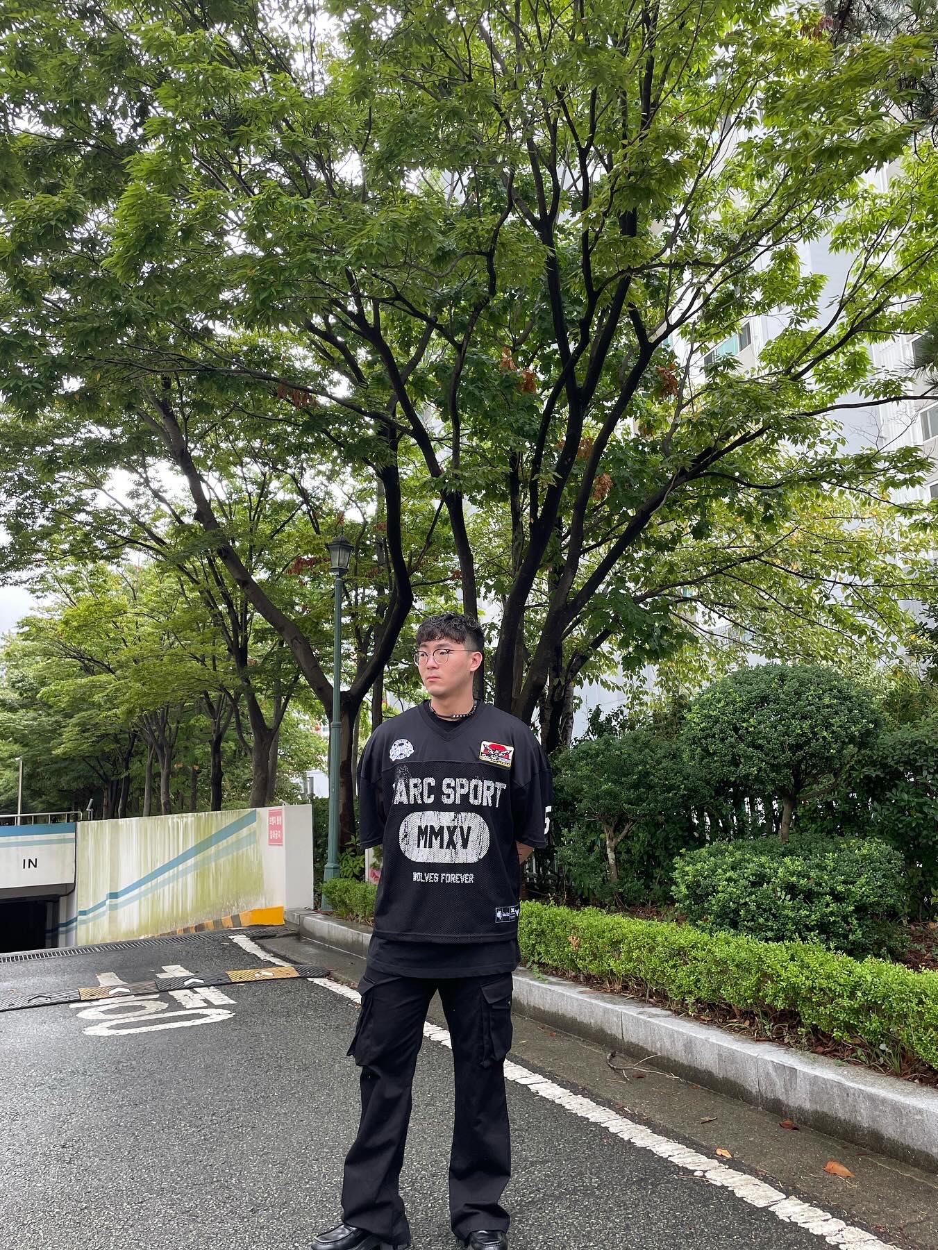 Prada Monolith Brushed Leather Loafers Black, Undermycar Chiva Vintage Coating Multi Cargo Pants Mulch - 23SS 착용 스타일 - 1