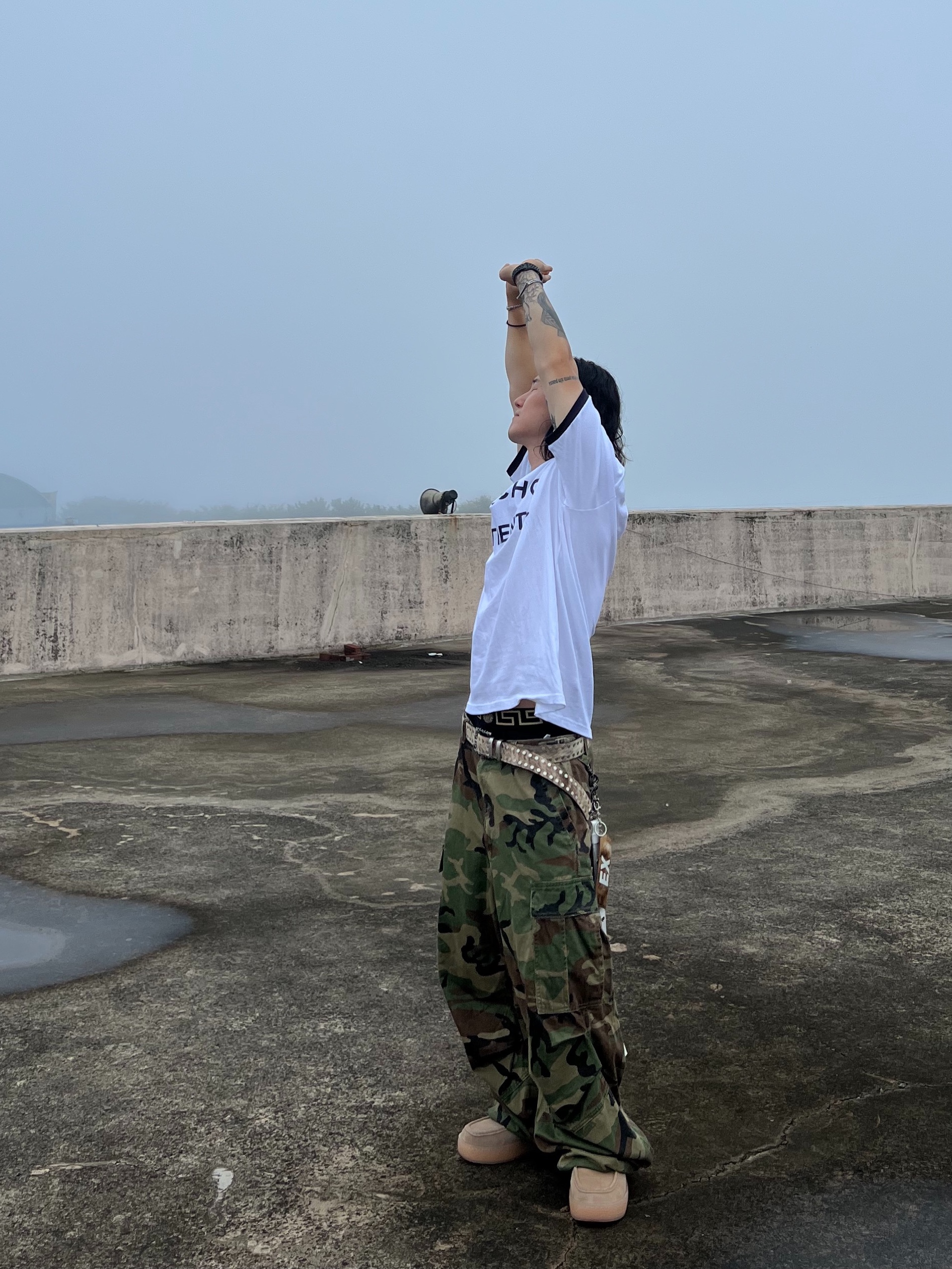 NOD Stone Washed Cargo Pants Camo 착용 스타일 - 3