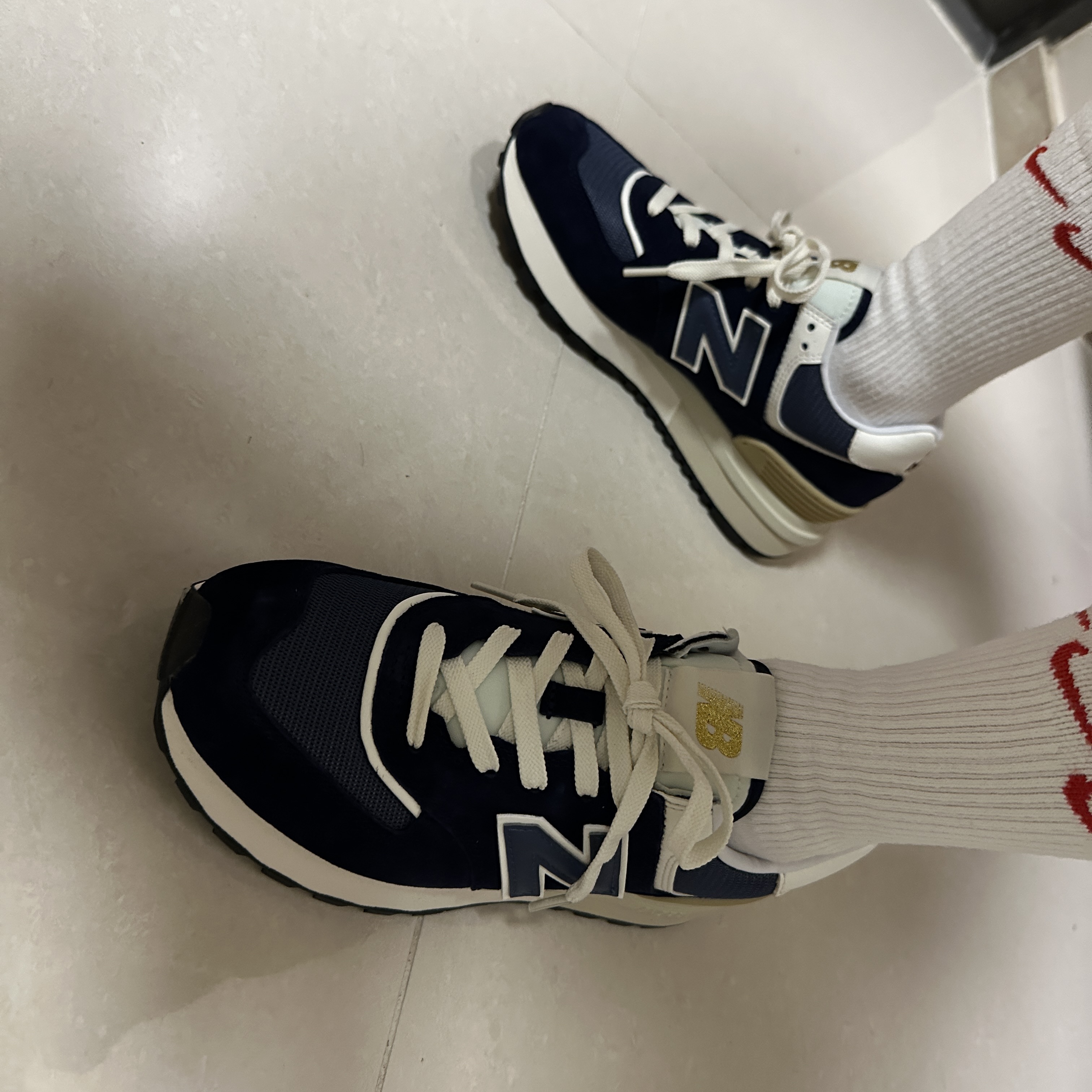 New Balance 574 Legacy Navy 착용 스타일