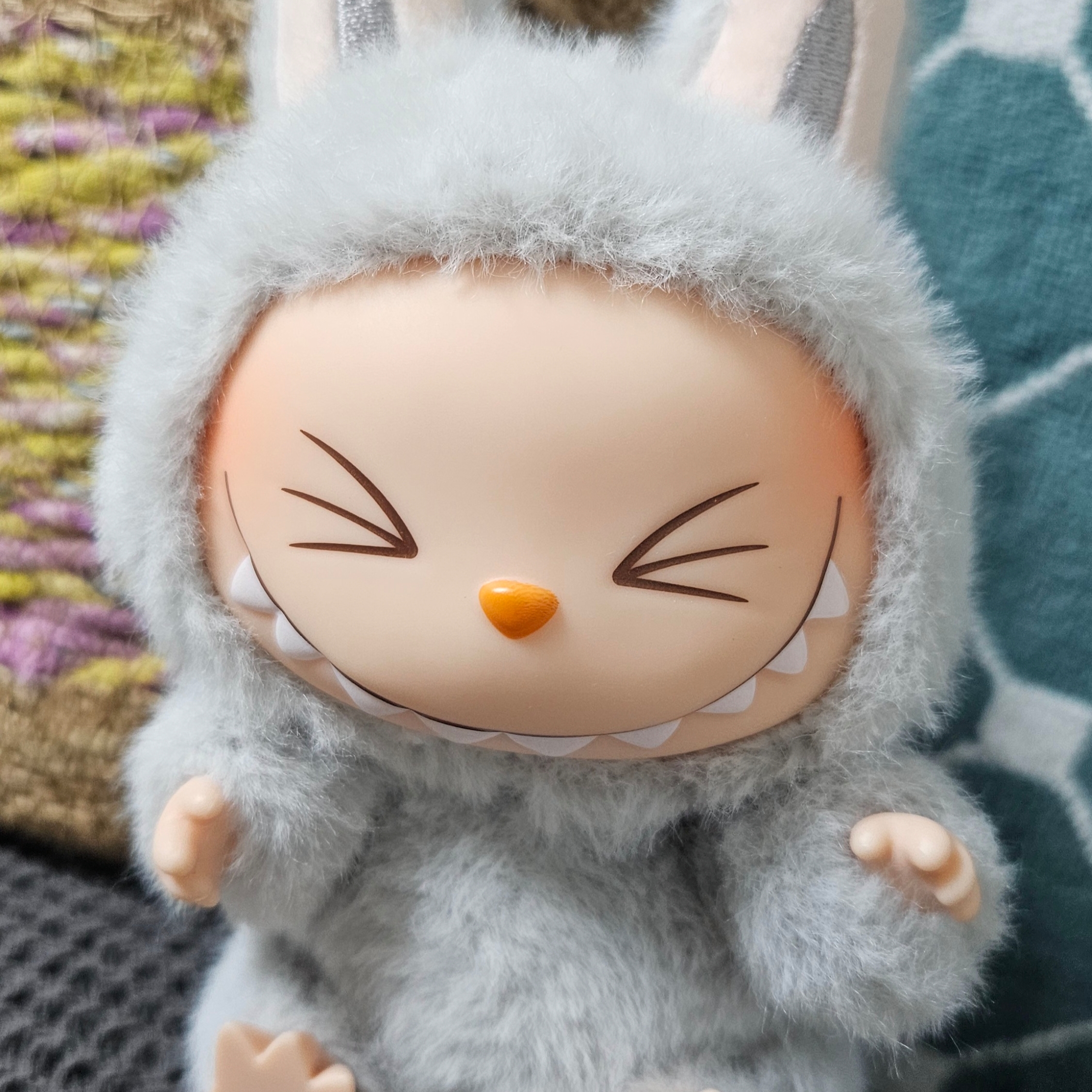 Pop Mart Labubu Let's Play Together Doll Series Hehe Keyring (Opened Case) 착용 스타일