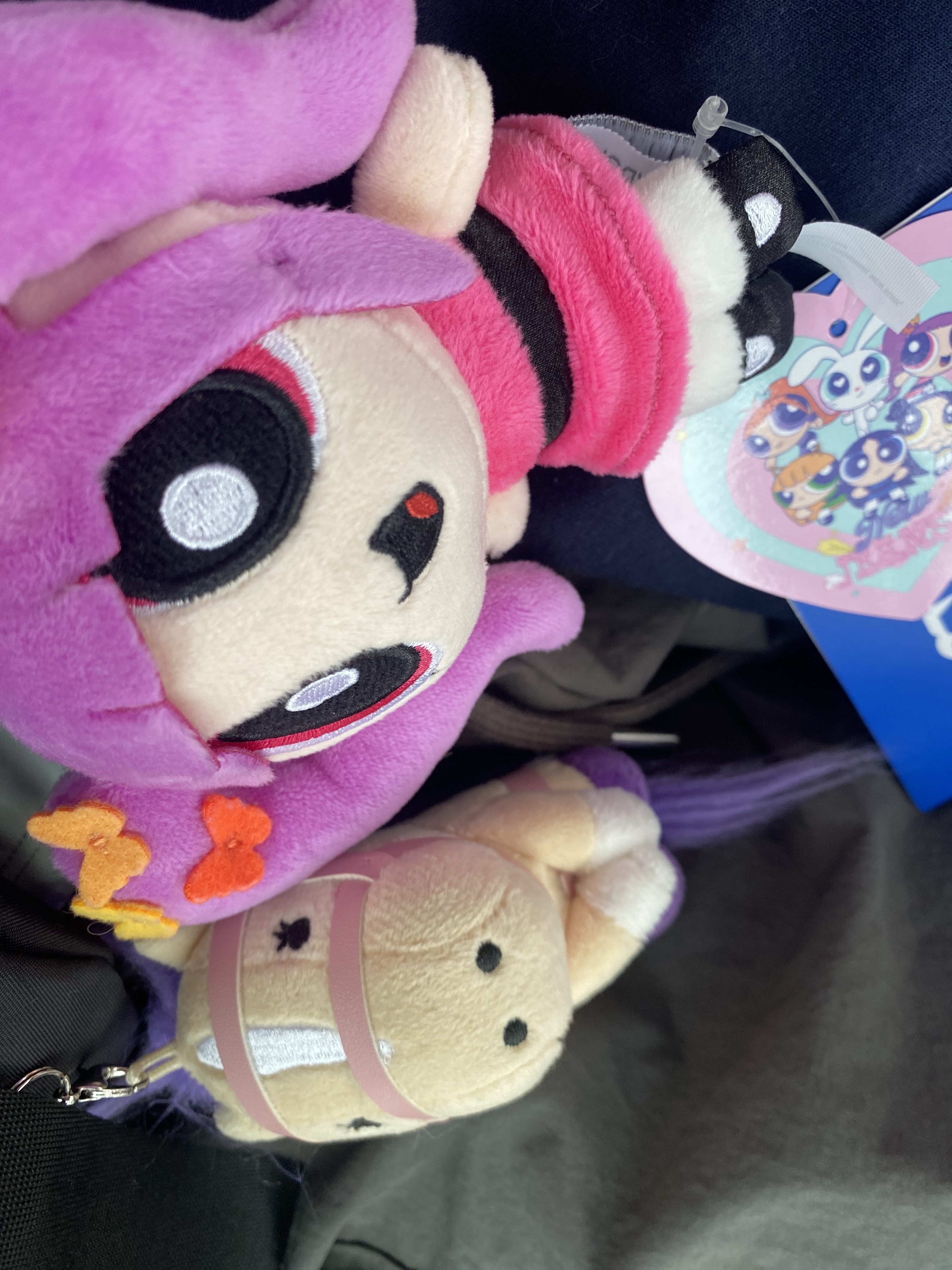 Newjeans x The Powerpuff Girls Bag Charm Hanni 착용 스타일