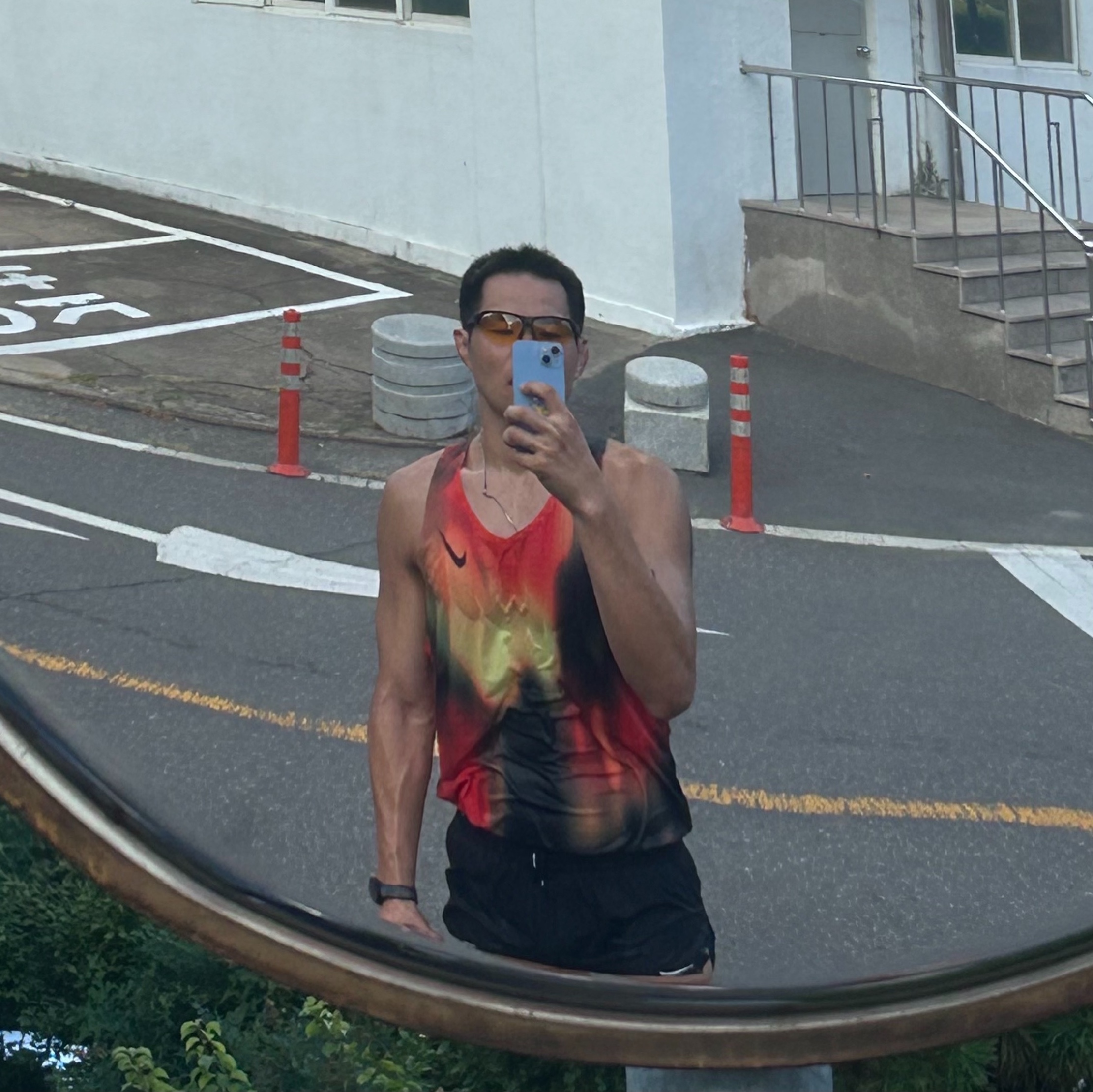 Nike AeroSwift Elite Entry Dri-Fit ADV Running Tank Top Light Lemon Twist Light Crimson - Asia 착용 스타일