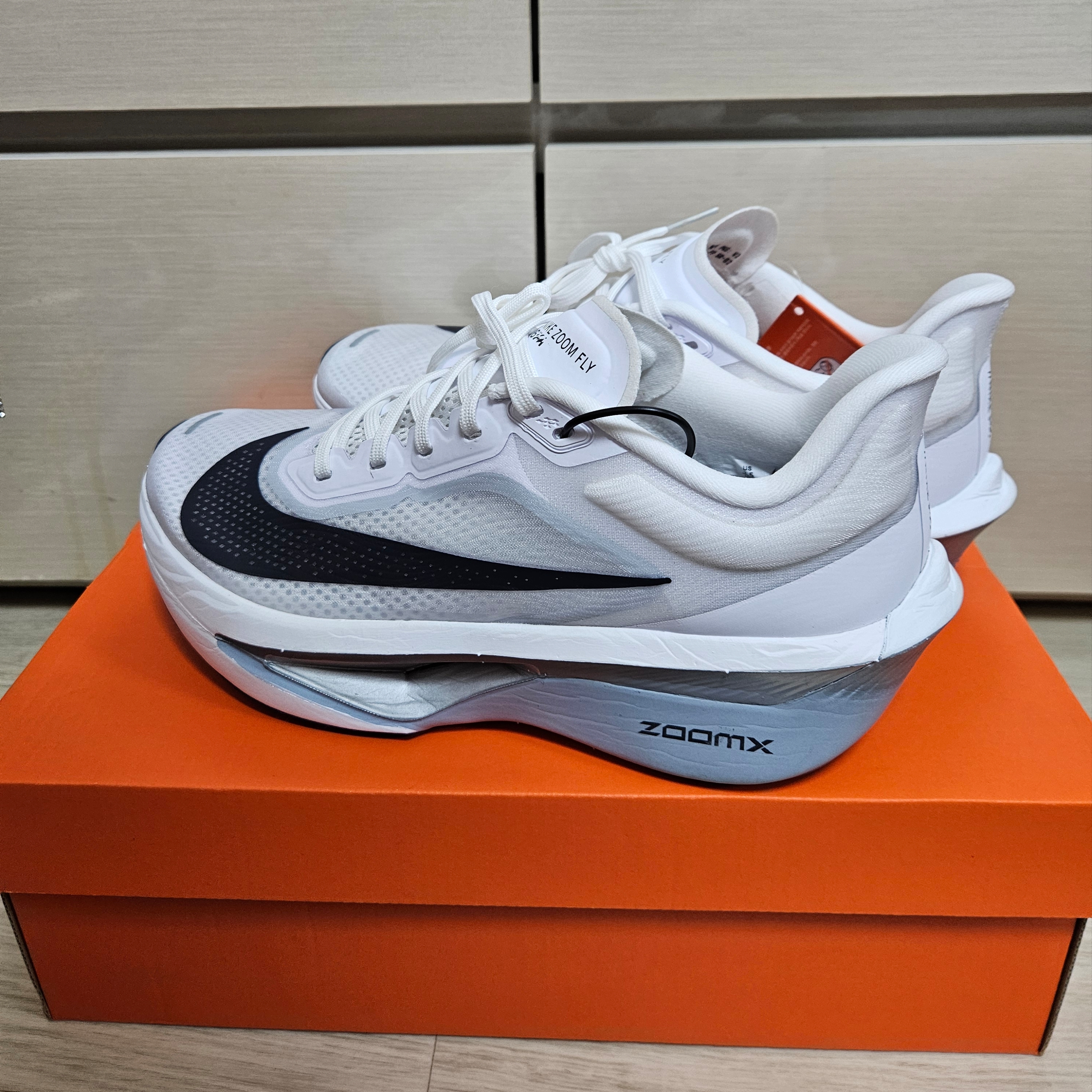 Nike Zoom Fly 6 White Pure Platinum 착용 스타일 - 3