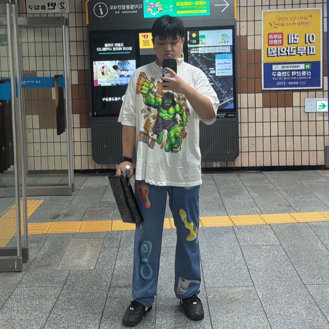 Saint Mxxxxxx Green Man S/S T-Shirt White - 25AW, Nike x Ambush Air Force 1 Low SP Black 착용 스타일