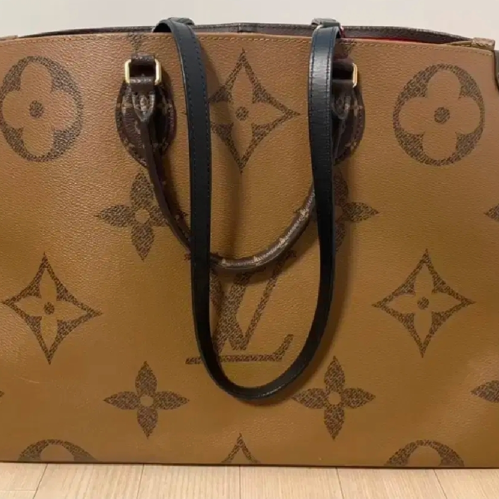 Louis Vuitton Onthego GM Monogram 착용 스타일 - 2